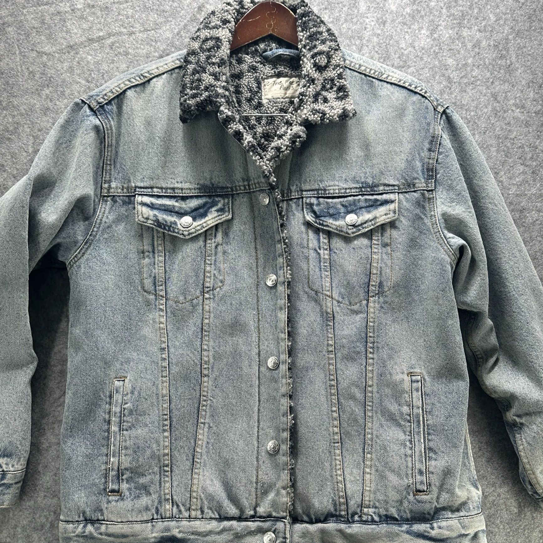 Free People Free People We The Free Motorcycle Jacket Denim Trucker Leopard Sherpa Collar Blue S Womens Vintage No N/A Size S / US 4 / IT 40 - 3 Thumbnail