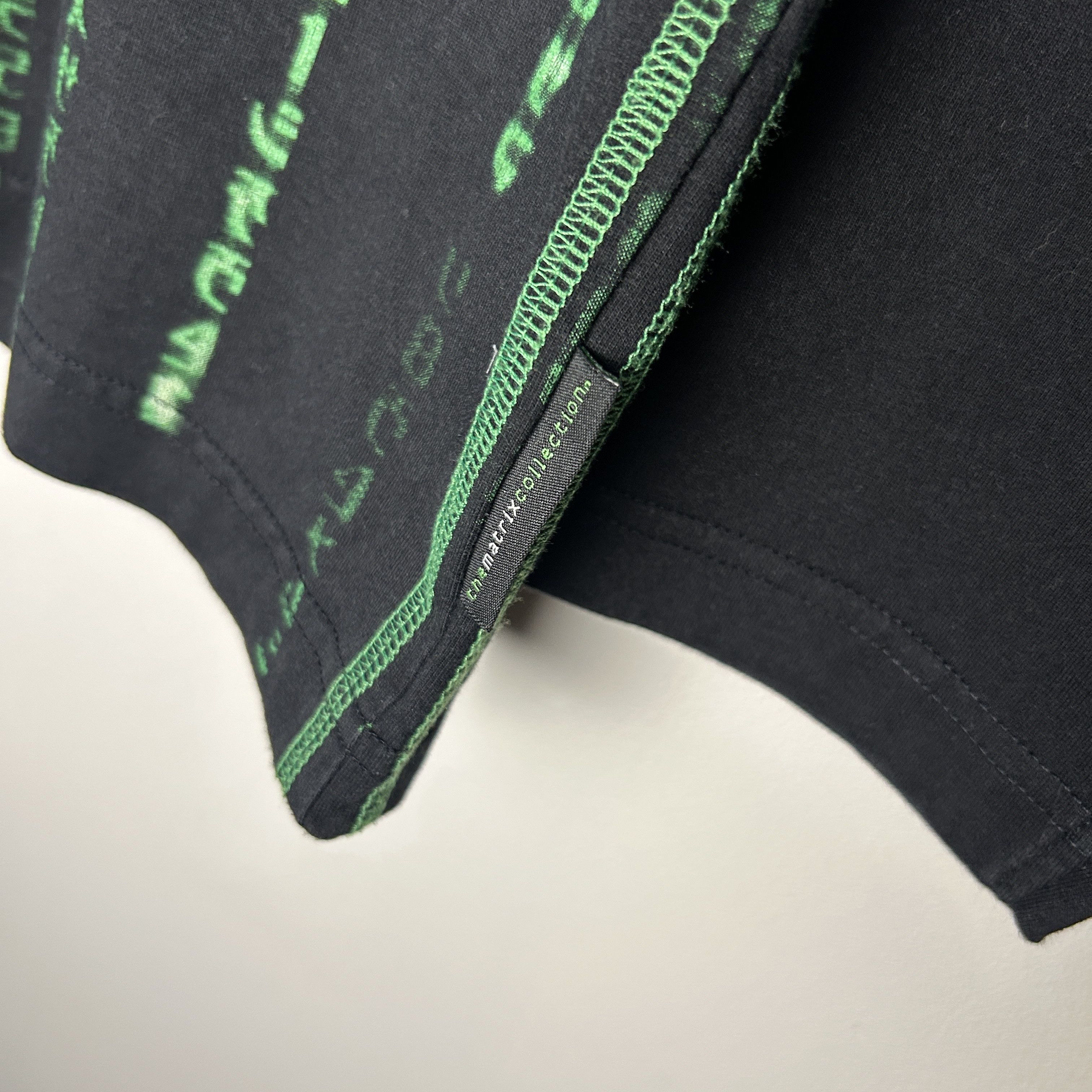 Vintage Vintage Matrix Reloaded Glitch 2003 Longsleeve Movie T-shirt Size US L / EU 52-54 / 3 - 4 Thumbnail