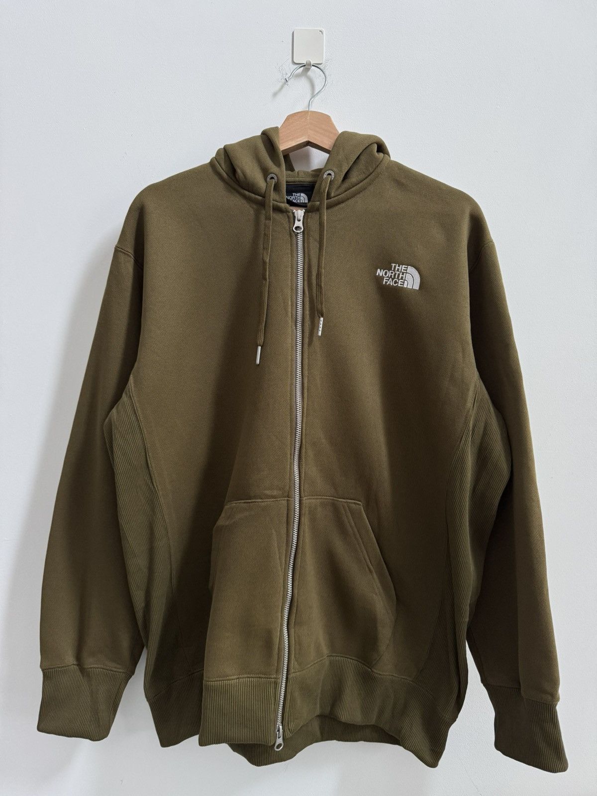 The North Face The North Face Men's Square Logo Hoodie Sweatshirt Size US L / EU 52-54 / 3 - 1 Thumbnail