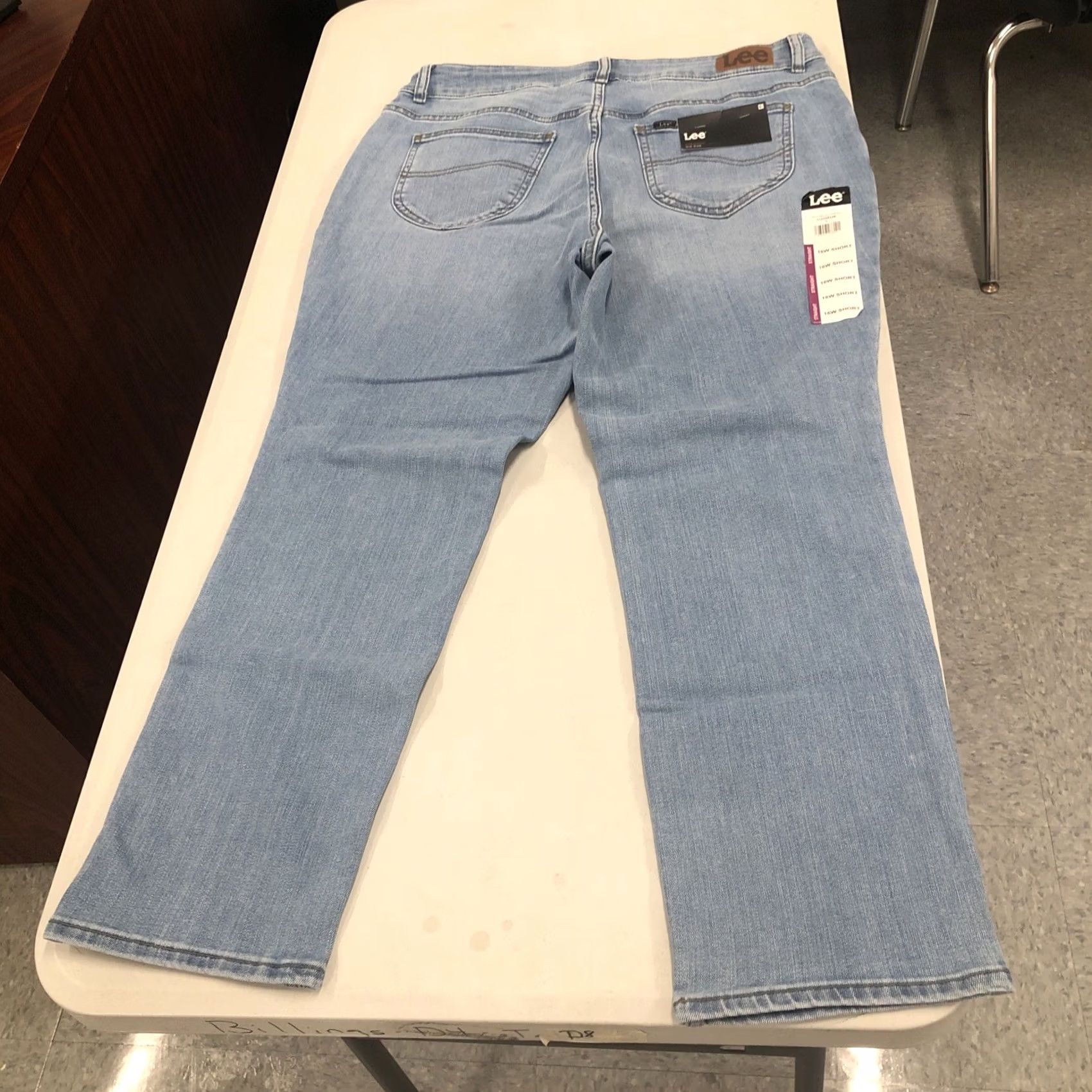 Lee Lee Jeans Womens 16 Straight Stretch Mid Rise Light Wash Blue Denim Jeans (36x28) Size 38" / US 16 / IT 52 - 7 Thumbnail