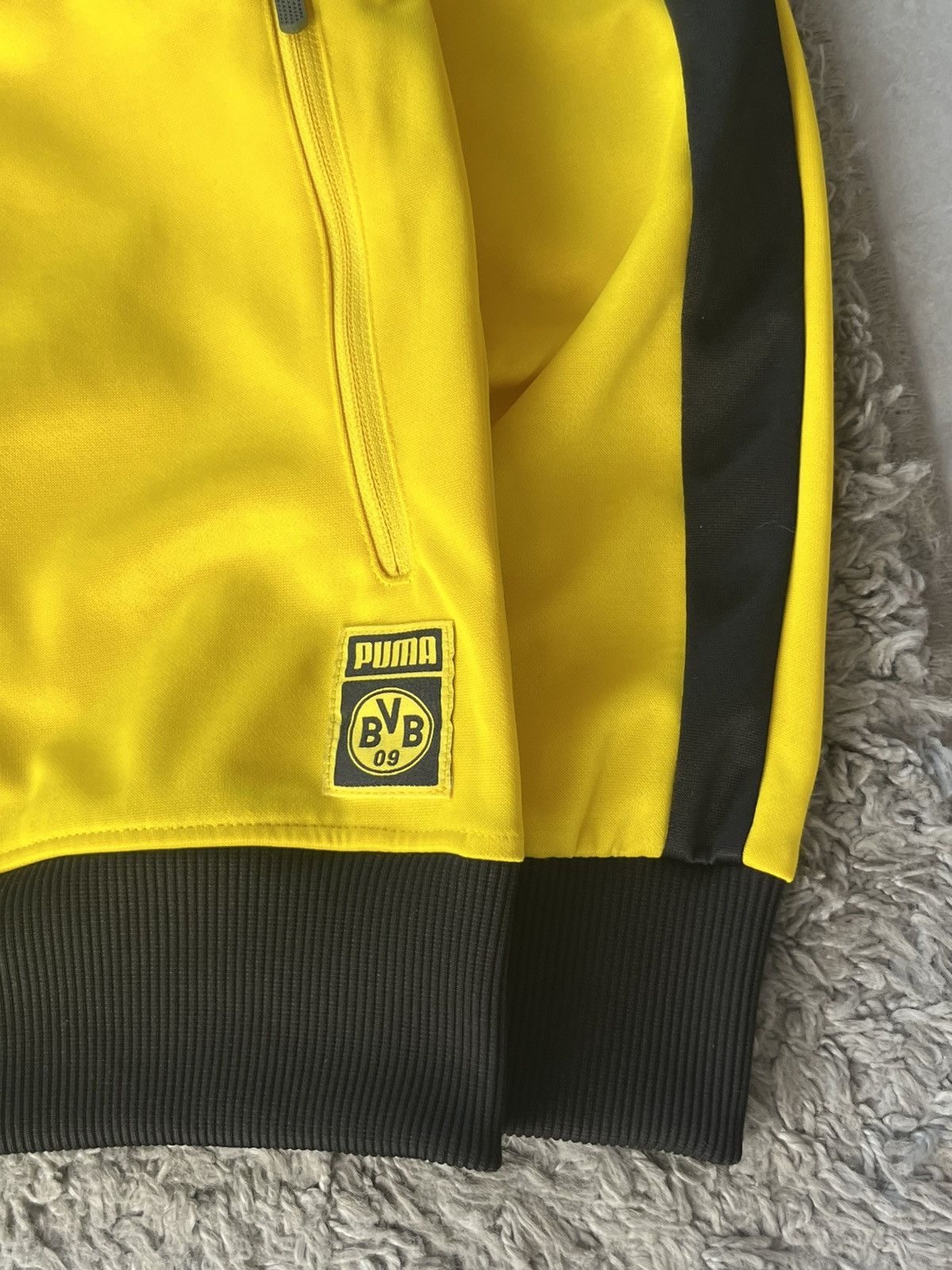 Puma Vintage Olympic Puma Soccer football team Borussia Dortmund Size US M / EU 48-50 / 2 - 4 Thumbnail