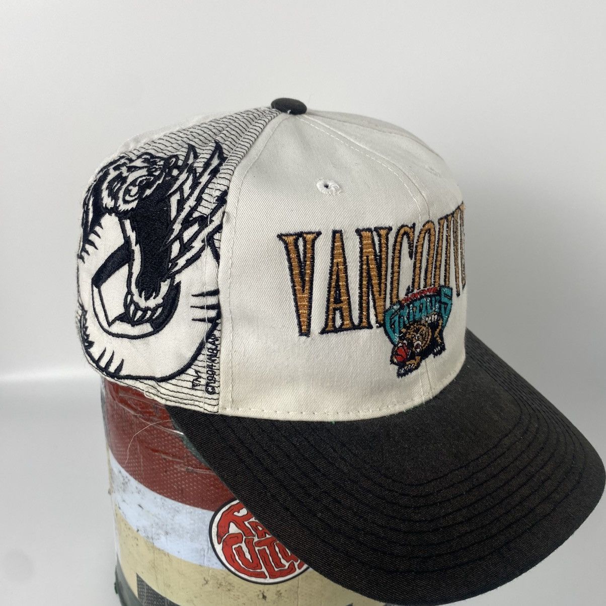 Sports Specialties × Vintage Vintage Vancouver Grizzlies laser Shadow Snapback Hat Cap Size ONE SIZE - 5 Thumbnail