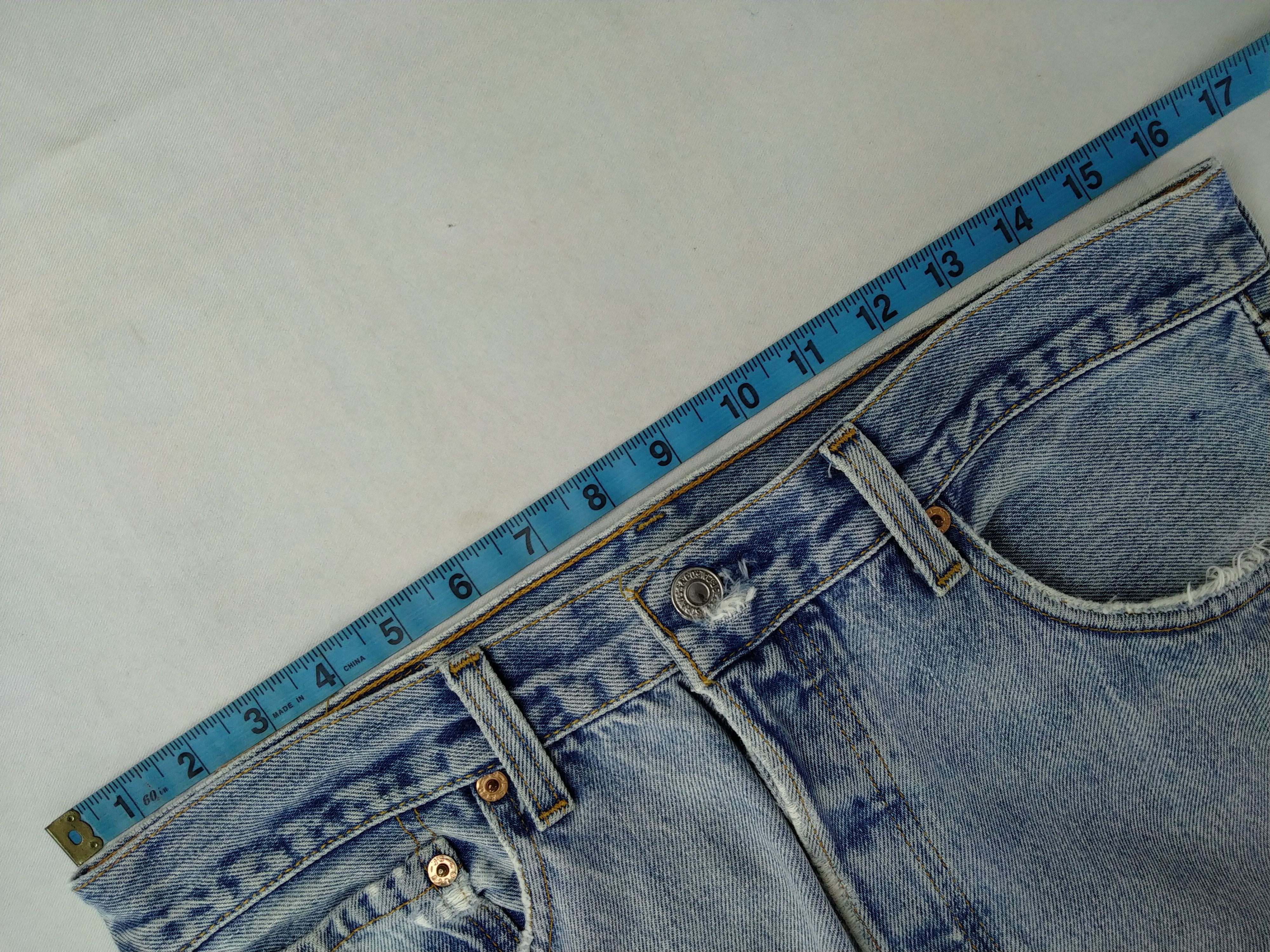 Levi's 90s Light Wash Vintage Levi's 501 USA 33x31 Denim -JN880 Size US 33 - 5 Thumbnail
