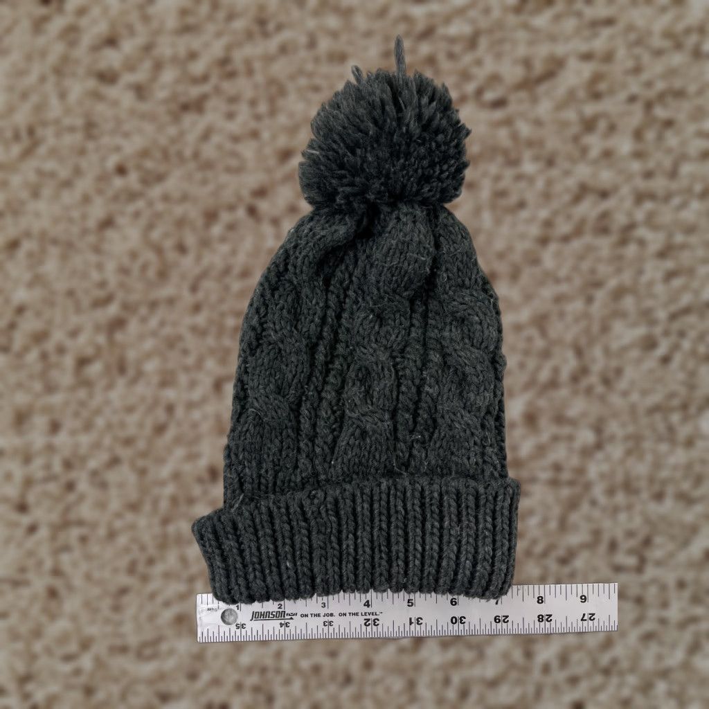 Forever 21 FOREVER 21 Beanie Toque Adult One Size Dark Gray Cable Knit Acrylic Snow Ski Pom Hat Size ONE SIZE - 1 Thumbnail