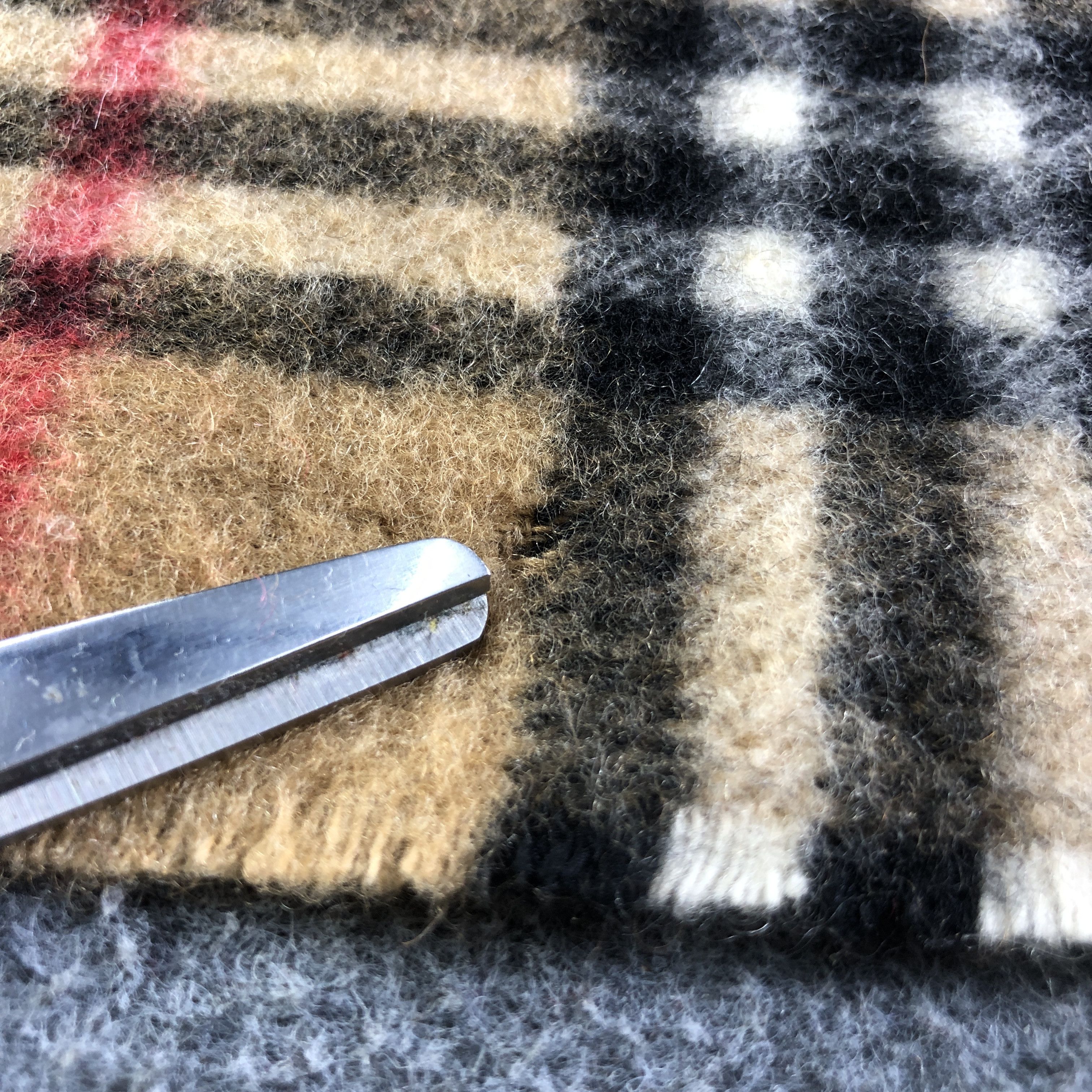 Burberry Burberrys Tan Nova Check Cashmere Scarf Muffler V2640 Size ONE SIZE - 9 Thumbnail