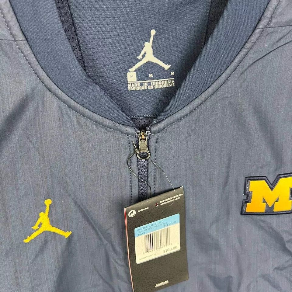 Jordan Brand Michigan Wolverines x Air Jordan Varsity Jacket M Full Zip Size US M / EU 48-50 / 2 - 6 Thumbnail