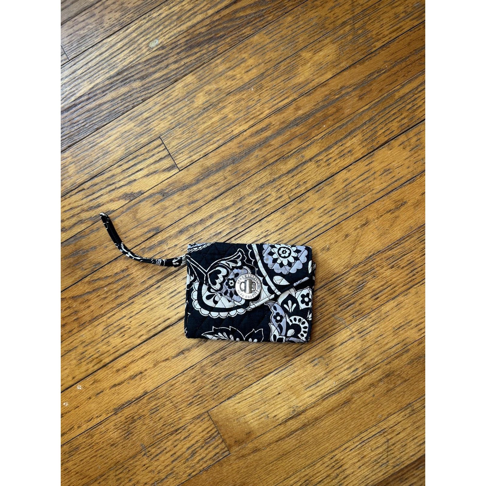 Vera Bradley Wallet Womens Floral Quilted Clutch Wristlet in Black