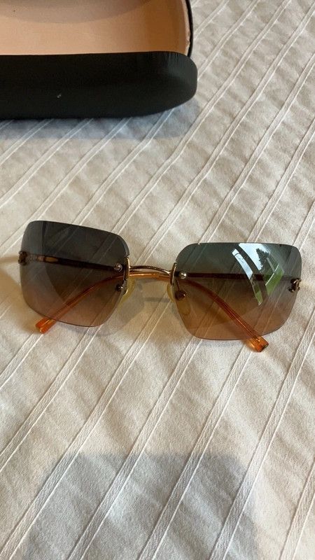 Chanel Chanel Sunglasses 4017 CC Rhinestone Logo Rimless Vintage Size ONE SIZE - 1 Thumbnail