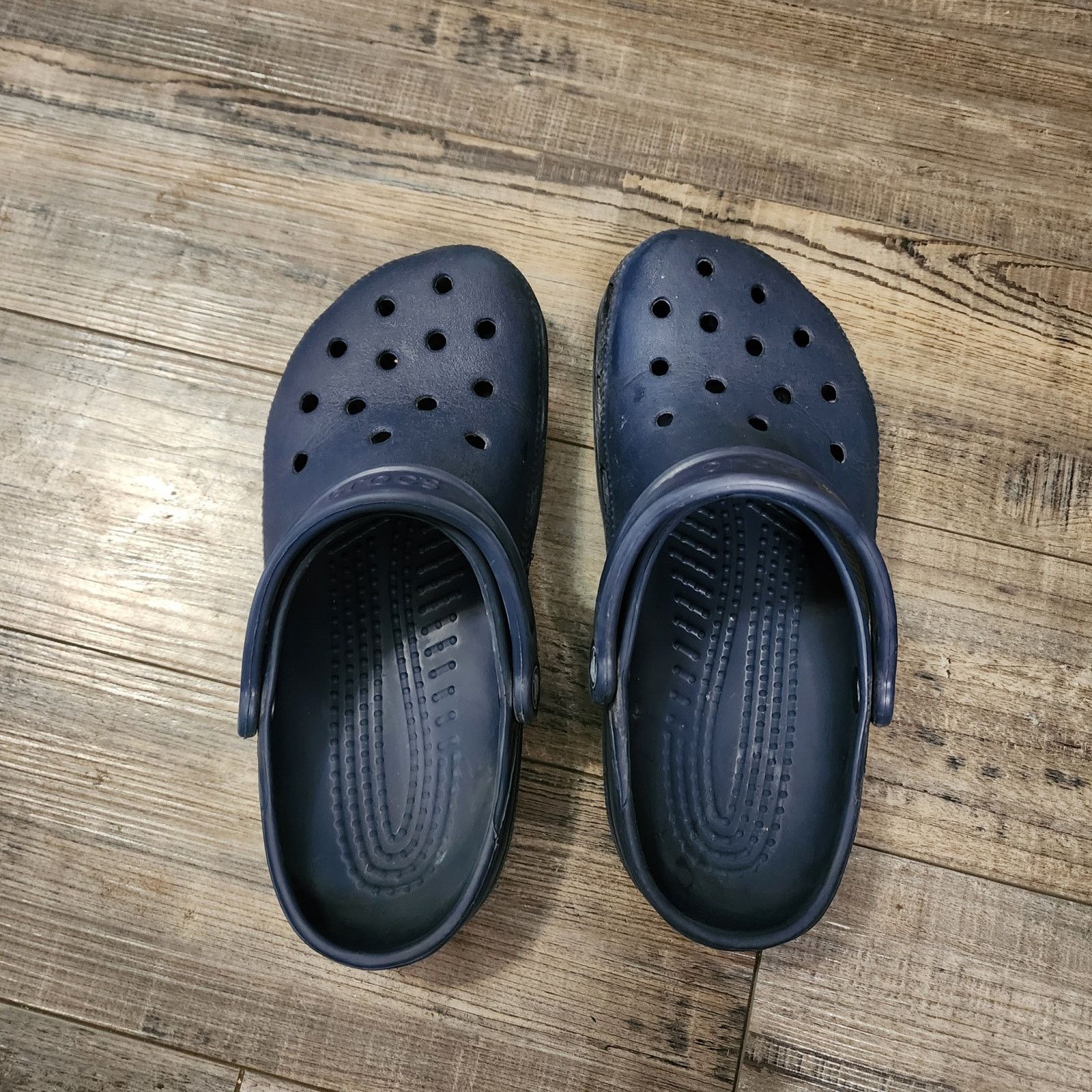 Crocs Classic Crocs dark blue size W8/M6 Pre-owned good shape SH1 Size US 6 / EU 39 - 1 Thumbnail