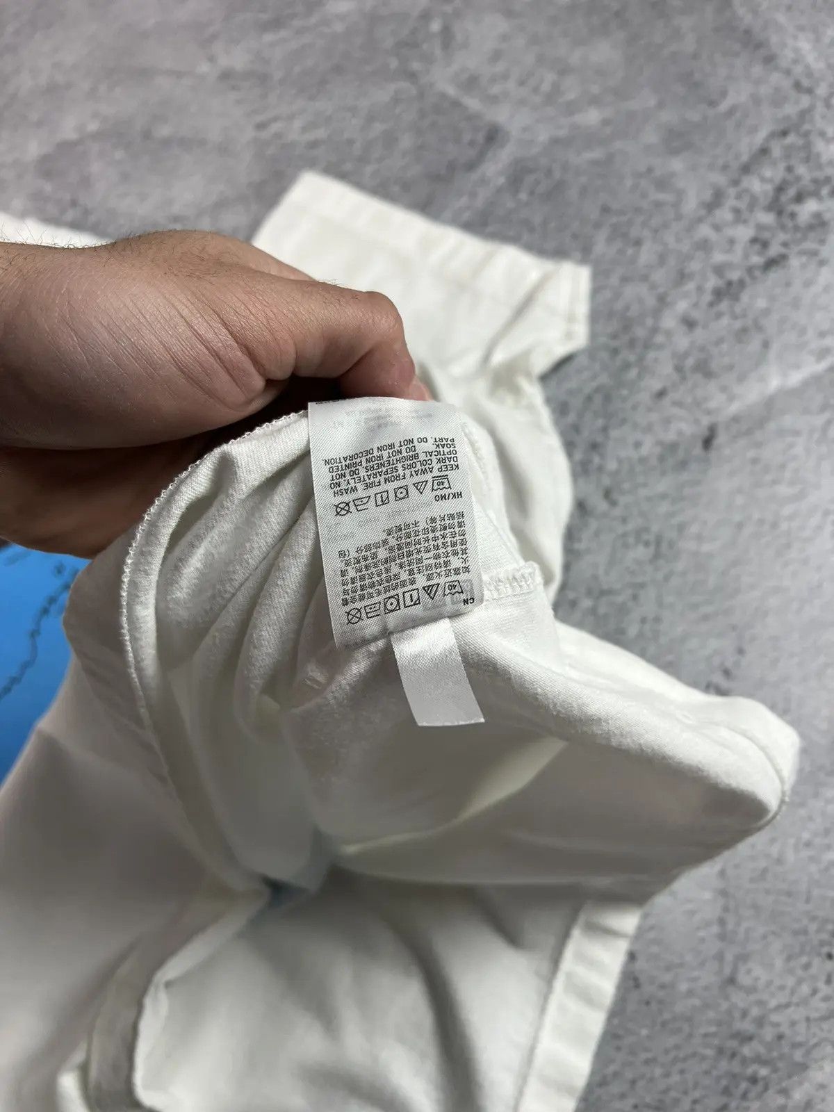 Japanese Brand × Kaws × Uniqlo Uniqlo x Kaws art tee Size US XL / EU 56 / 4 - 9 Thumbnail