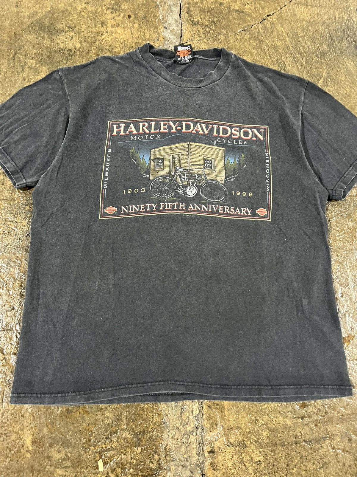 Harley Davidson × Vintage Crazy Vintage 90s Harley Davidson 95th Anniversary Faded Tee Size US XL / EU 56 / 4 - 4 Thumbnail