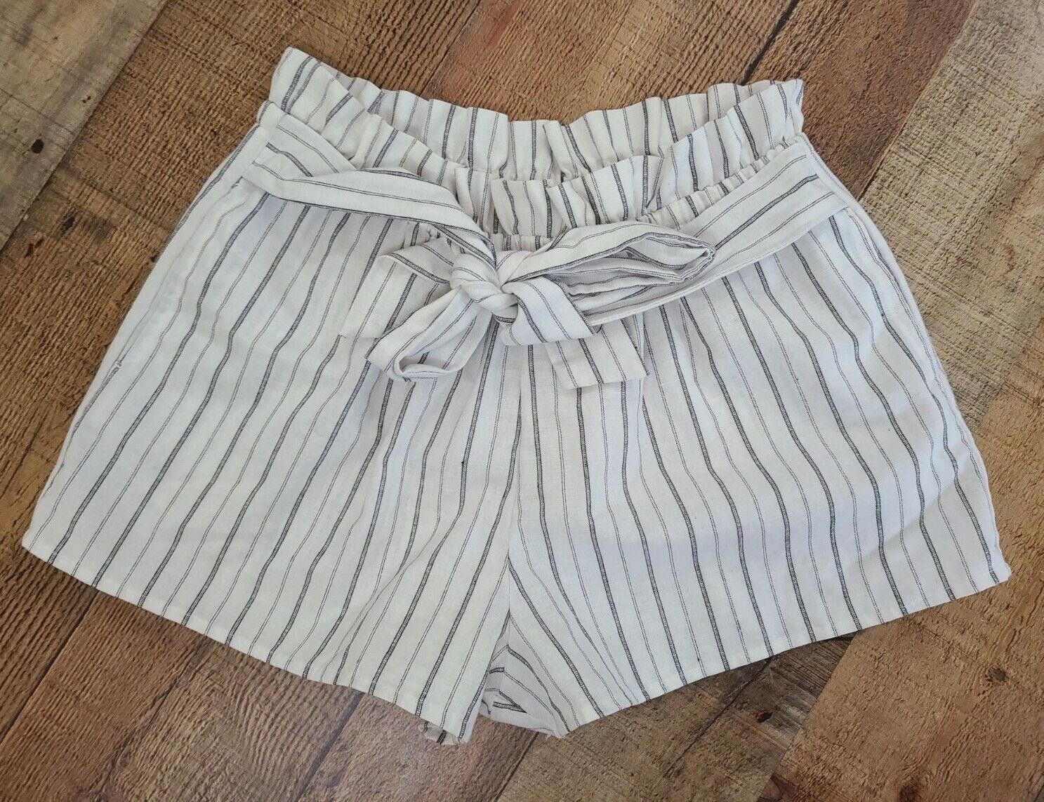 Other Love Tree Shorts Medium White With Gray Stripes high waist Size 32" / US 10 / IT 46 - 1 Thumbnail