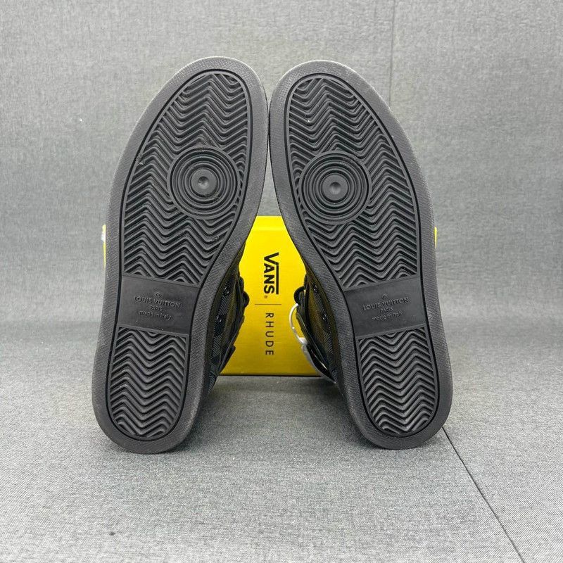 Louis Vuitton Louis Vuitton Rivoli High-Top Sneakers for Men - Size US 8 / EU 41 - 4 Thumbnail