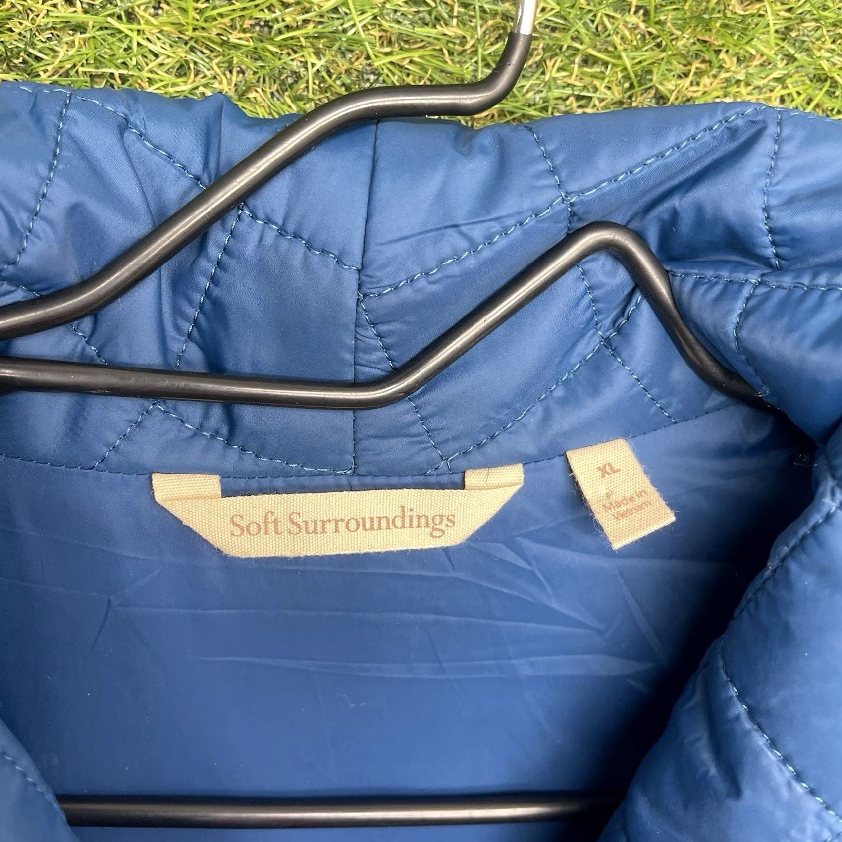 Soft Surroundings Soft Surroundings Vest Womens XL Full Zip Quilted Puffer Shawl Neck Blue Solid Lightweight Winter Fall Spring Jacket/Coat Womens XL Vest Size XL / US 12-14 / IT 48-50 - 4 Thumbnail