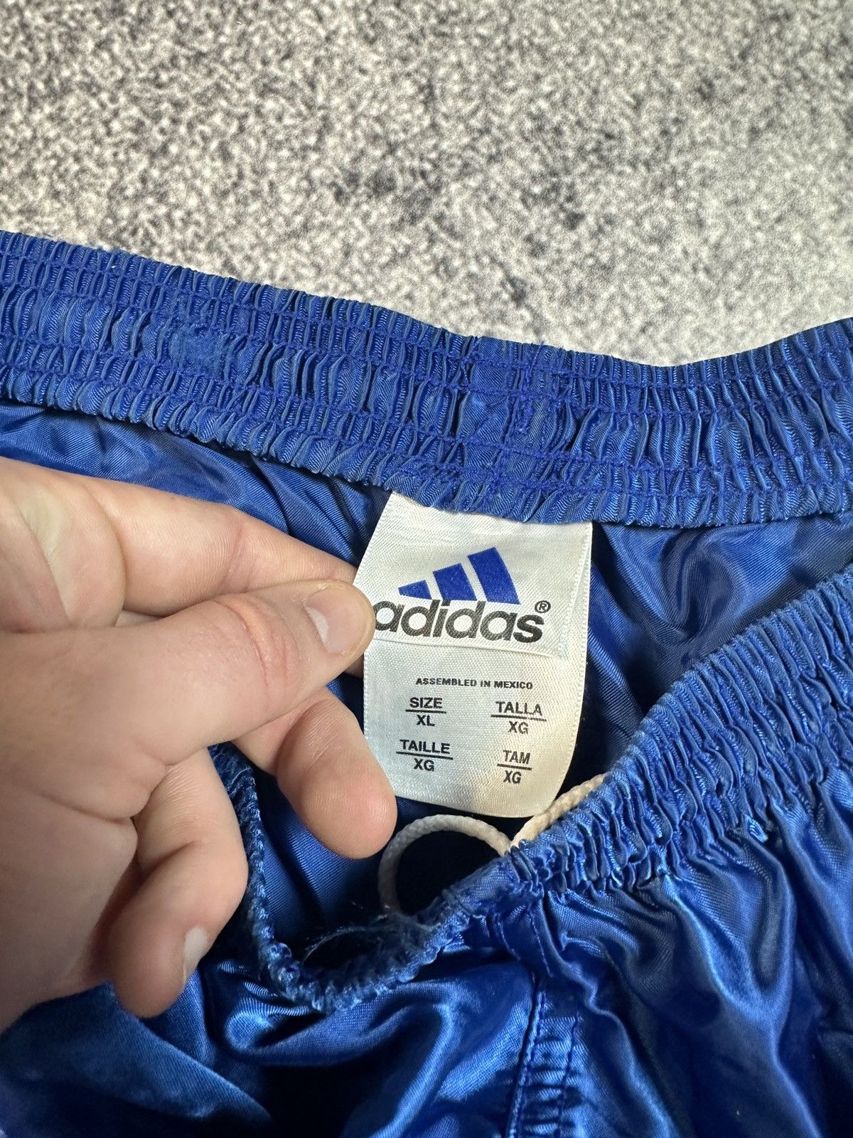 Adidas × Vintage Vintage Adidas Shorts Logo Rare Streetwear Casual Style VTg Size US 36 / EU 52 - 2 Thumbnail