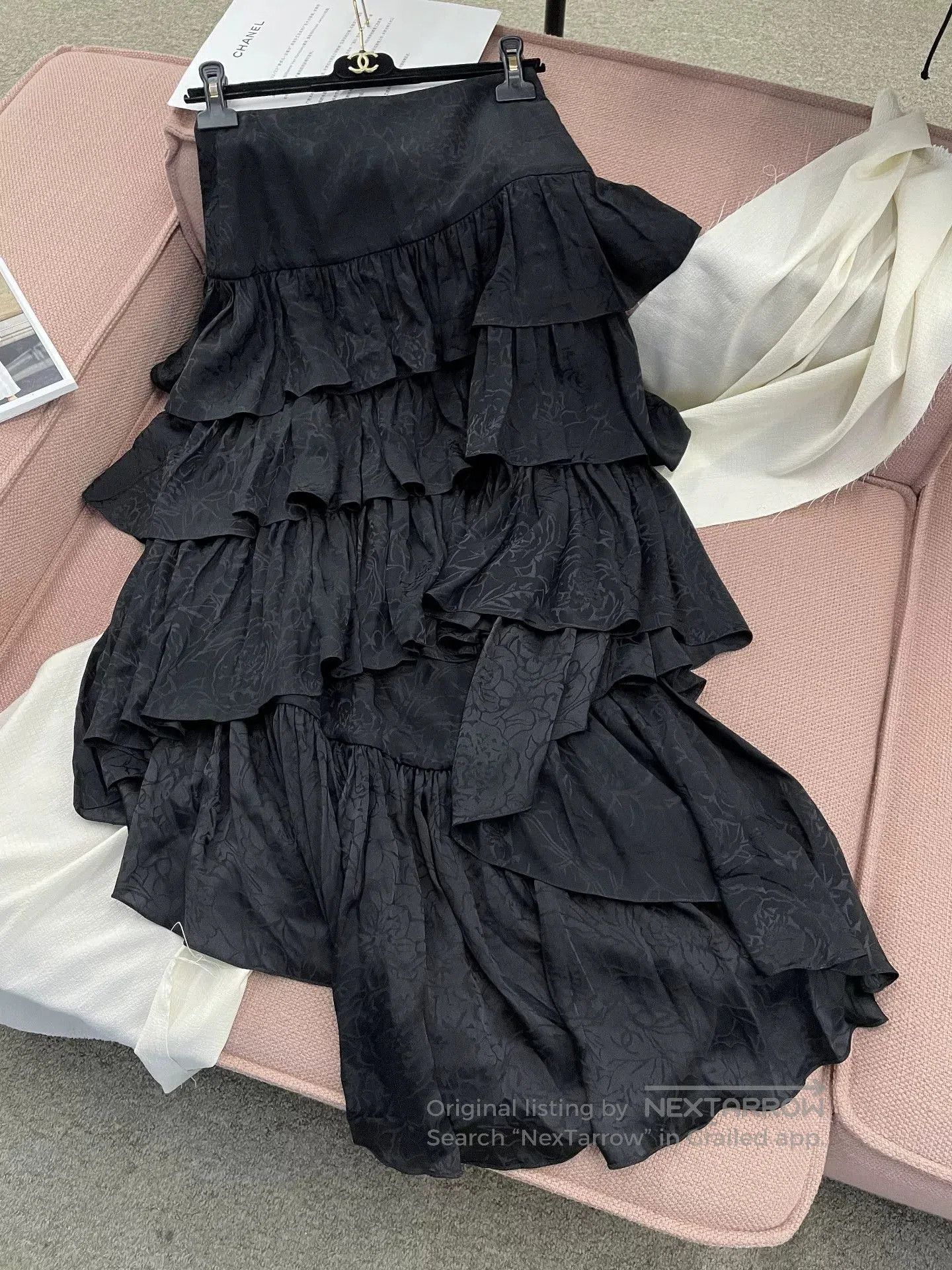 Chanel Chanel Ruffled Camellia Print Skirt. Size US 38 / EU 54 - 1 Thumbnail