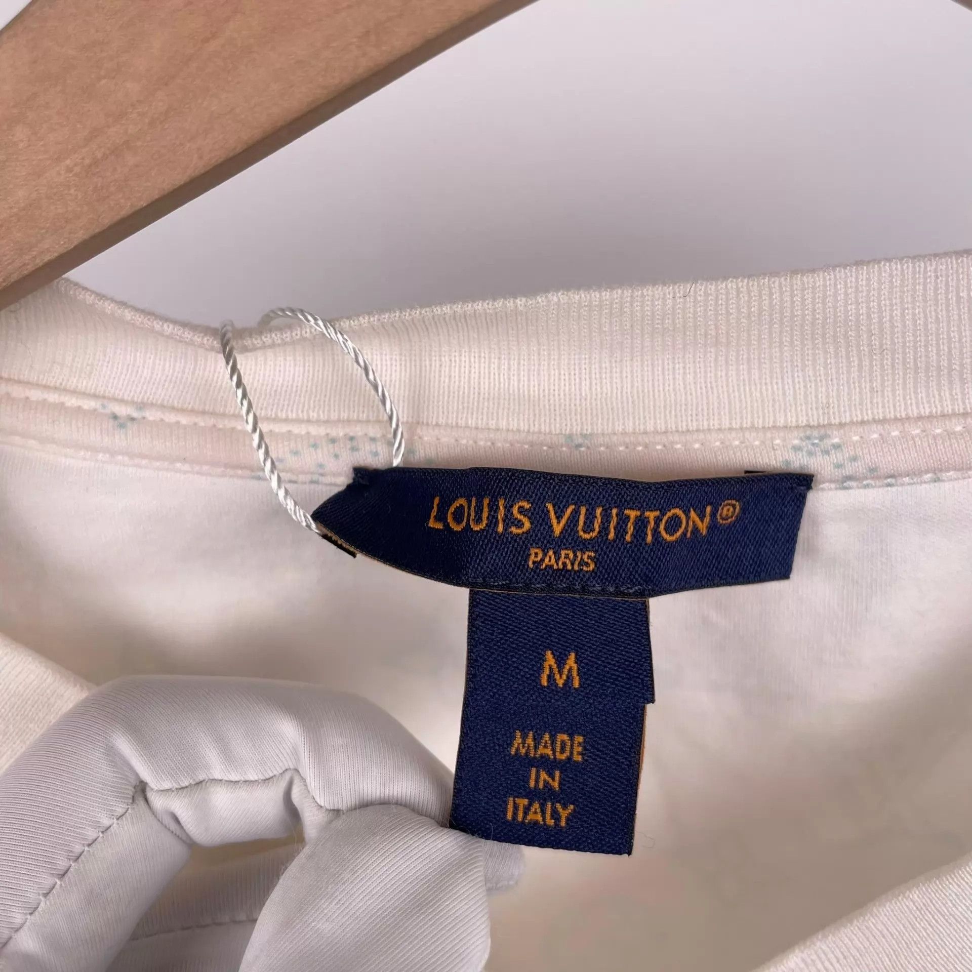 Louis Vuitton LV Cotton Graffiti Short Sleeve White M Size M / US 6-8 / IT 42-44 - 3 Thumbnail
