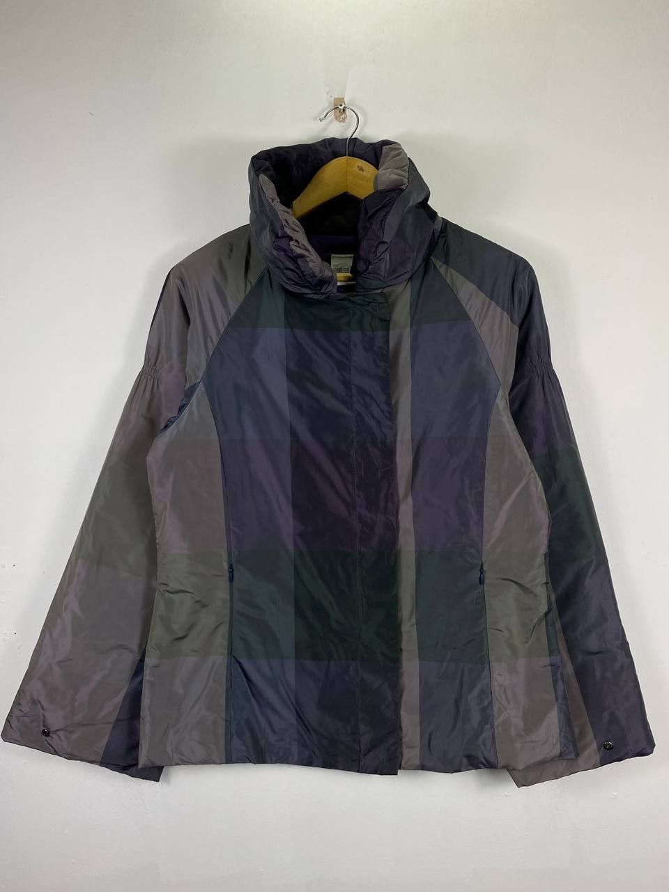 Japanese Brand japanese brands light thin puffer jacket nice design Size M / US 6-8 / IT 42-44 - 1 Thumbnail