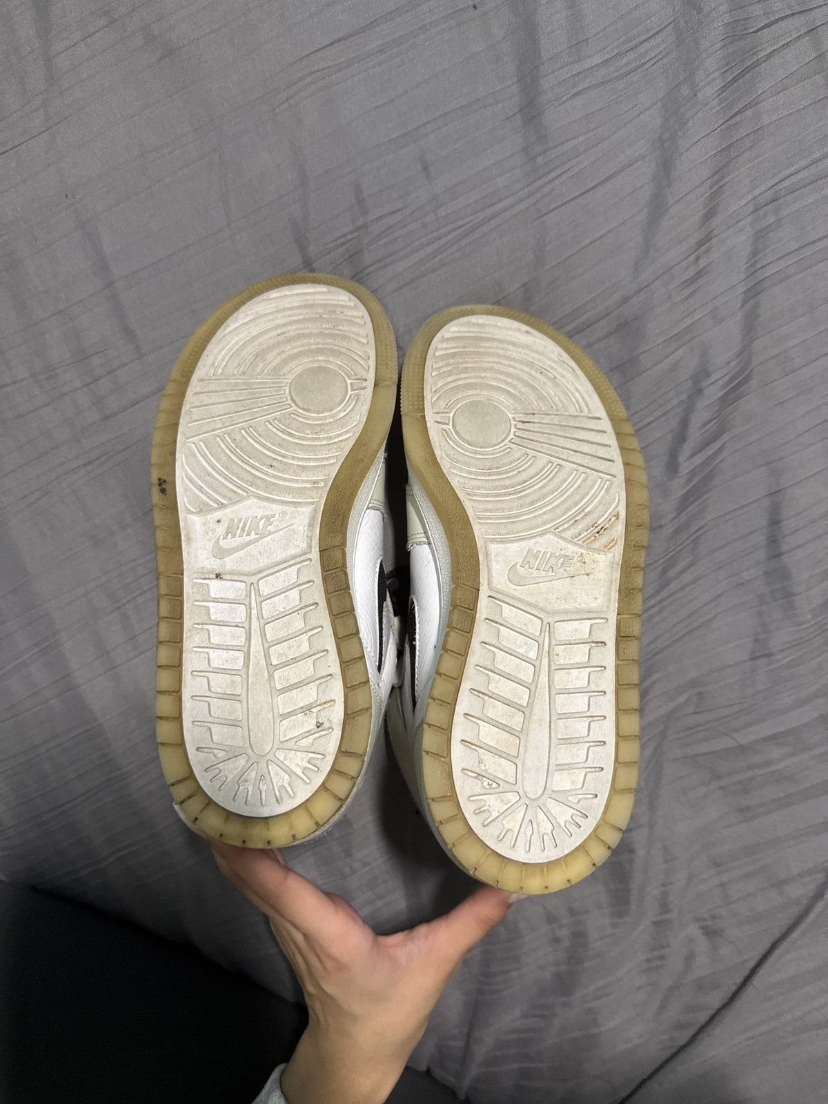 Nike Women’s air Jordan 1 high zoom comfort in light bone Size US 7.5 / IT 37.5 - 4 Thumbnail
