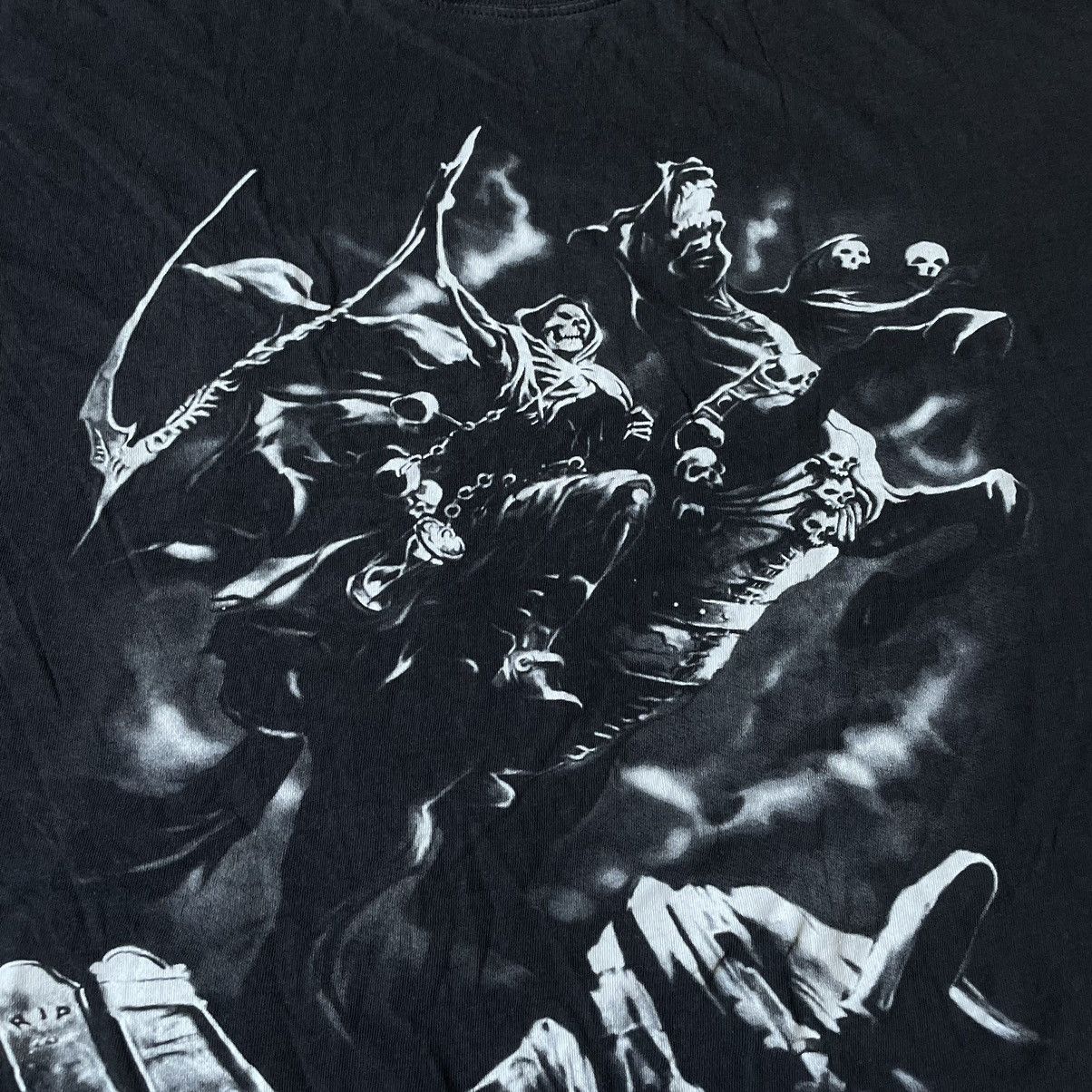 Vintage Vintage Y2K Goth Graphic Tee Black Oversized Distressed XL Size US XL / EU 56 / 4 - 6 Thumbnail