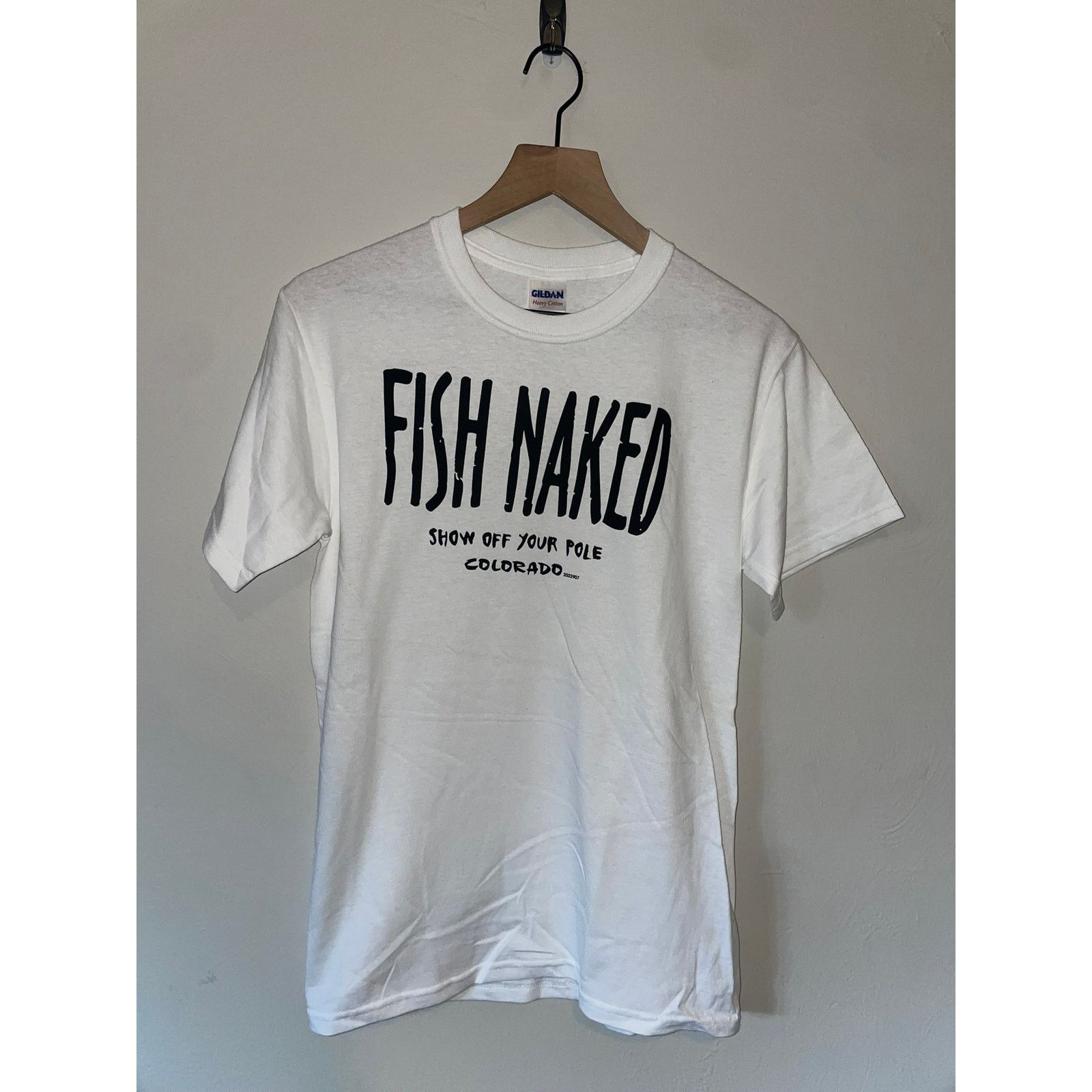 Gildan Y2K Fish Naked Show Off Your Pole Colorado Joke Shirt 2000s Size US S / EU 44-46 / 1 - 1 Thumbnail