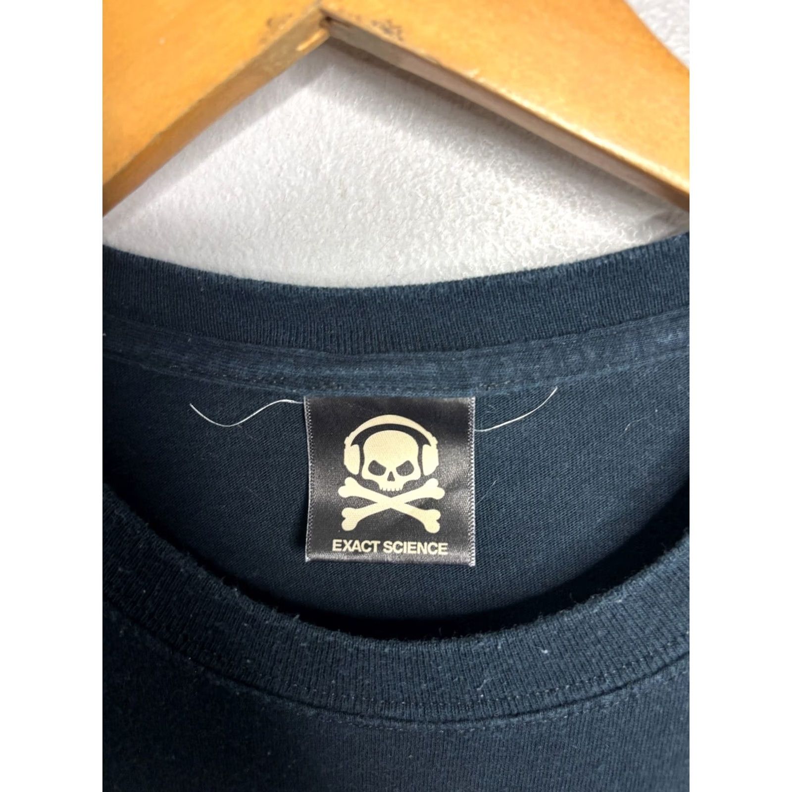 Vintage VINTAGE Exact-science T-Shirt Mens 2XL Black Short Sleeve Crew Neck Graphic Print 2000s Grunge Music DJ Skeleton X-Ray Science Size US XXL / EU 58 / 5 - 3 Thumbnail