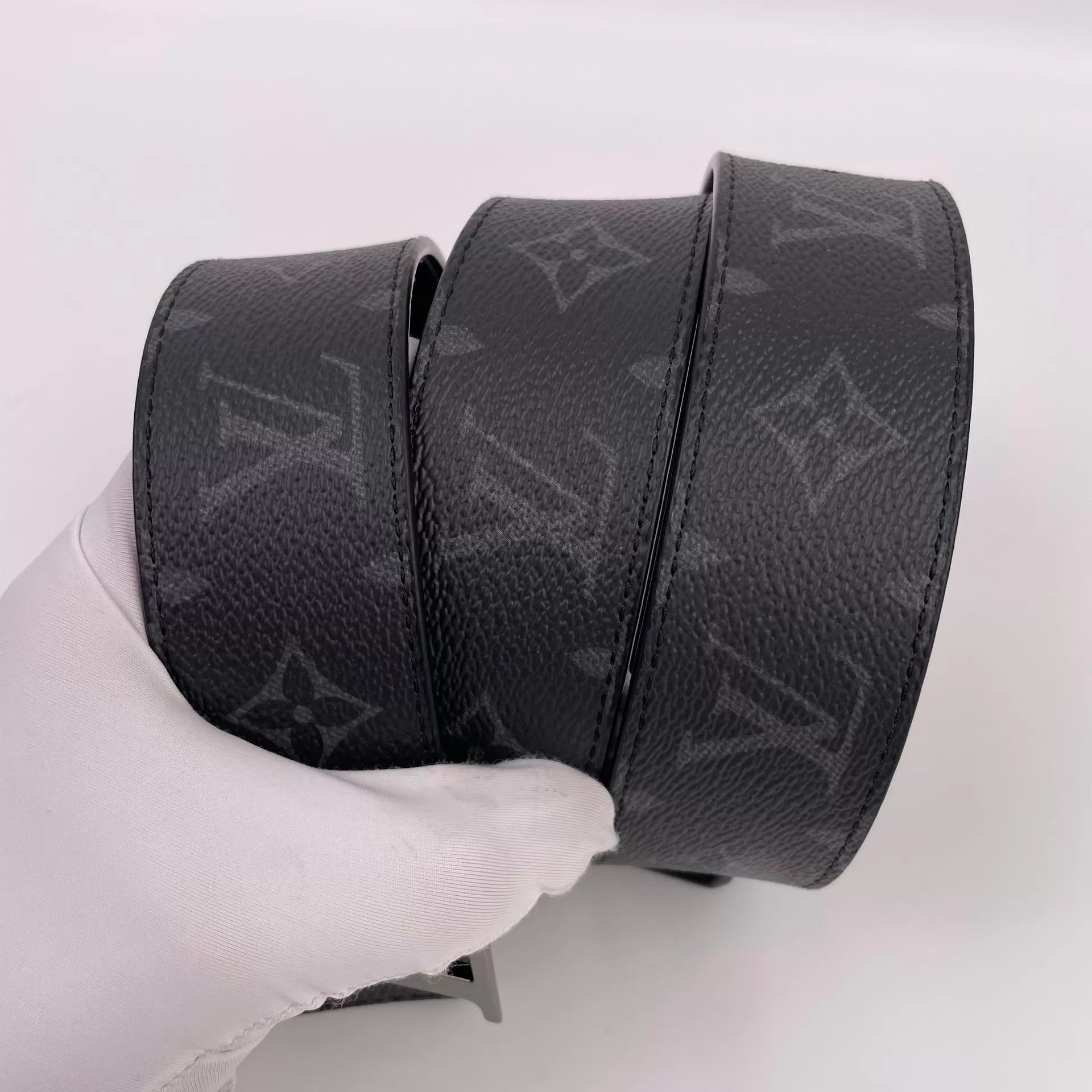 Louis Vuitton LV Monogram Belt Black 90/36 Size ONE SIZE - 4 Thumbnail