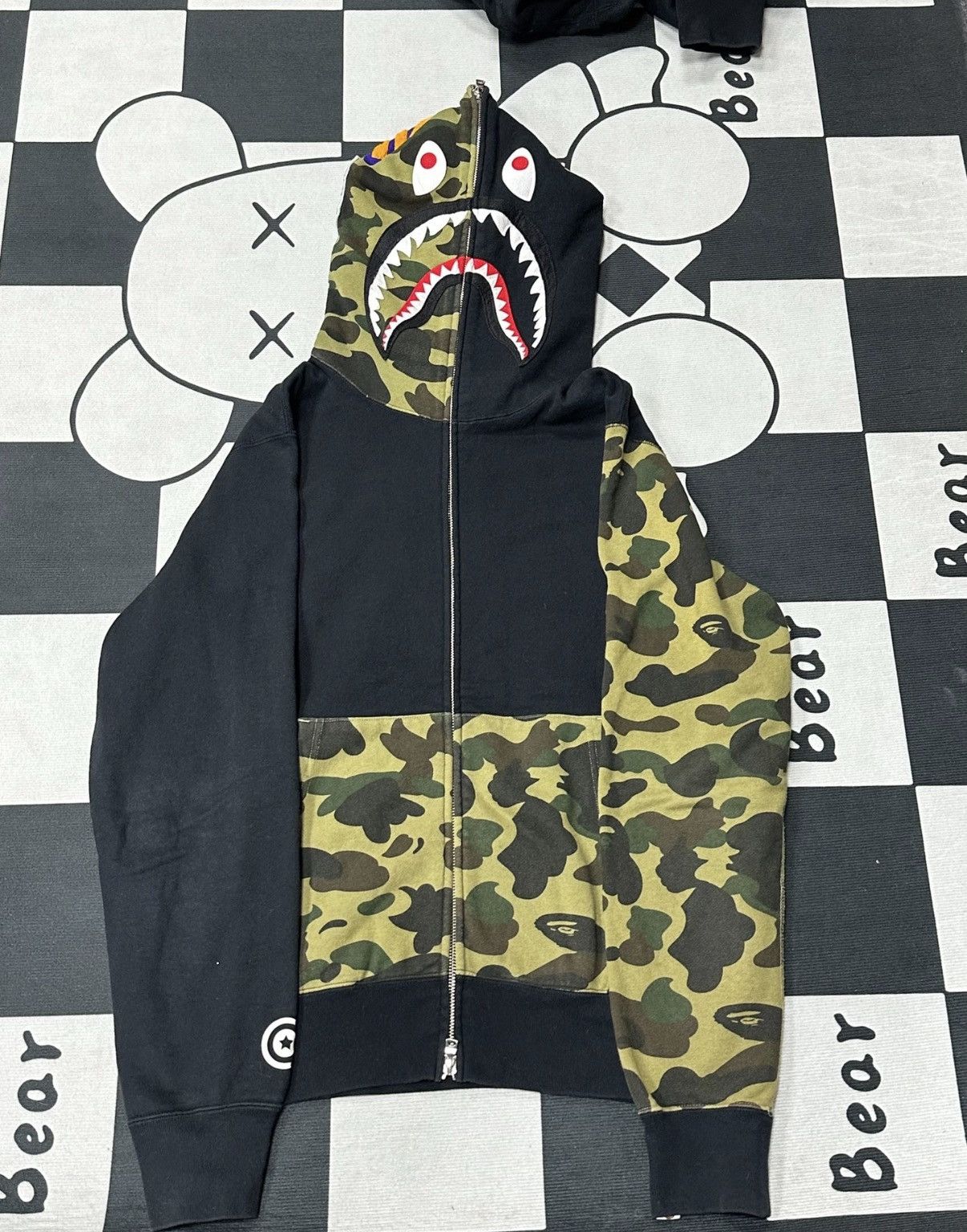 Bape BAPE Green Camo Short Sleeve Shark Head Jacket K5 Size US L / EU 52-54 / 3 - 1 Thumbnail
