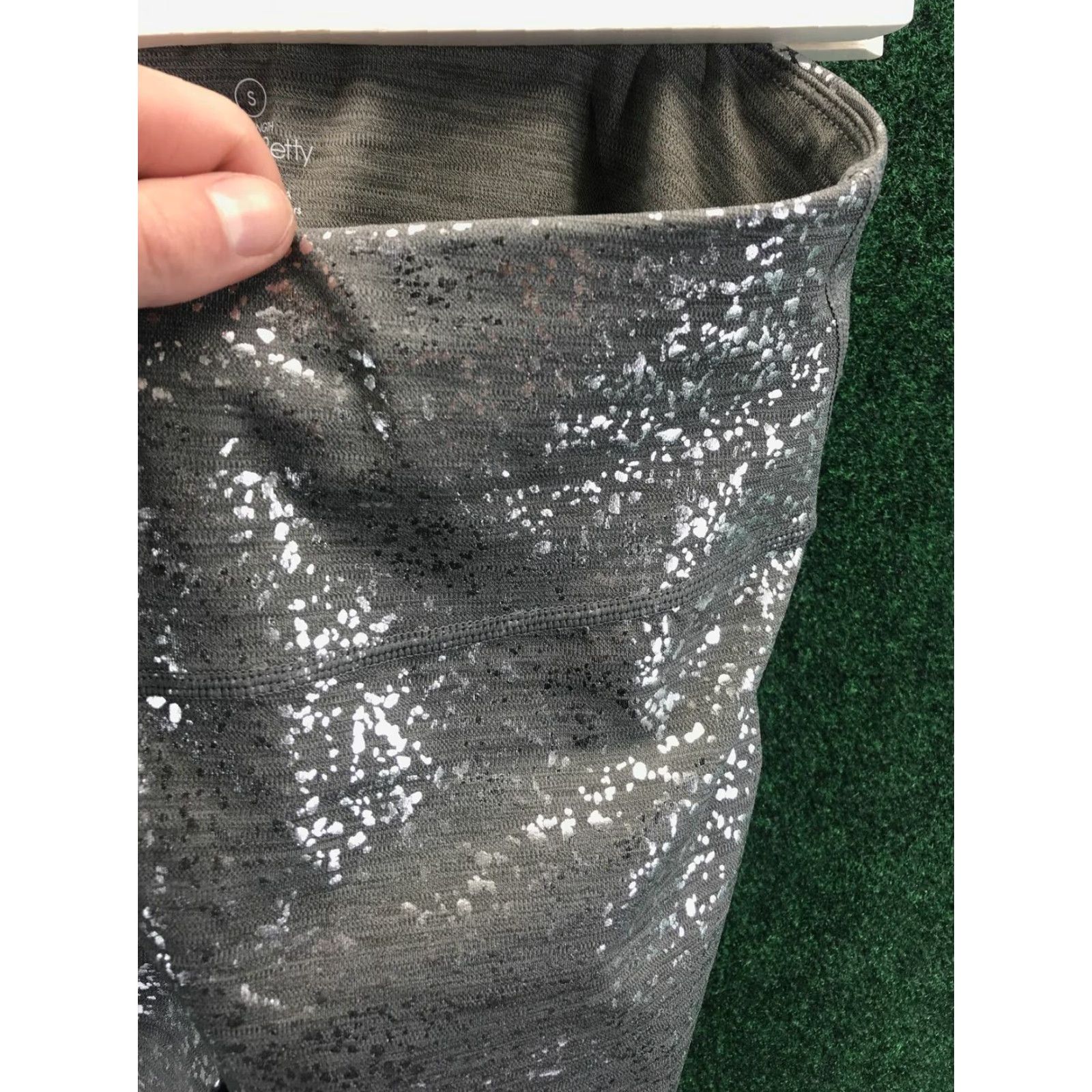 Sweaty Betty Sweaty Betty Small 7/8 Contour Metallic Foil Leggings Speckled Yoga Pants London Womens Tight Fit Silver Disco Yoga Pants Mens? Size 28" / US 6 / IT 42 - 4 Thumbnail