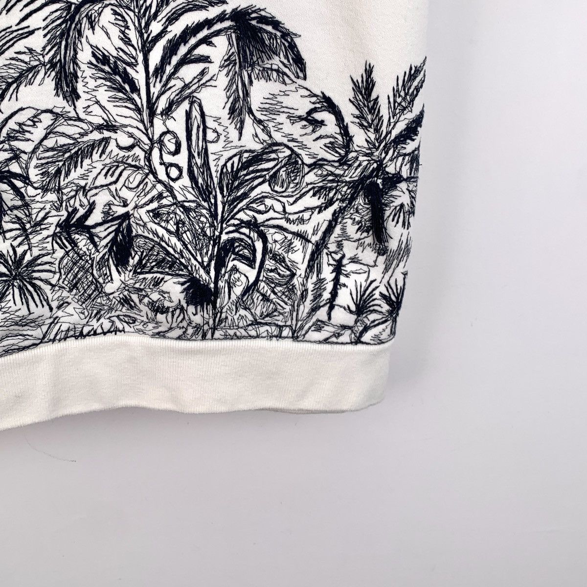 Dior Dior White Jungle Print Cotton Hooded Drawstring Sweatshirt Size M / US 6-8 / IT 42-44 - 5 Thumbnail