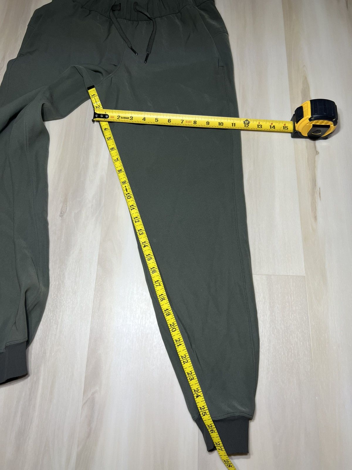 Lululemon Lululemon On The Fly Jogger Olive Green Drawstring Size 6 Size 28" / US 6 / IT 42 - 5 Thumbnail