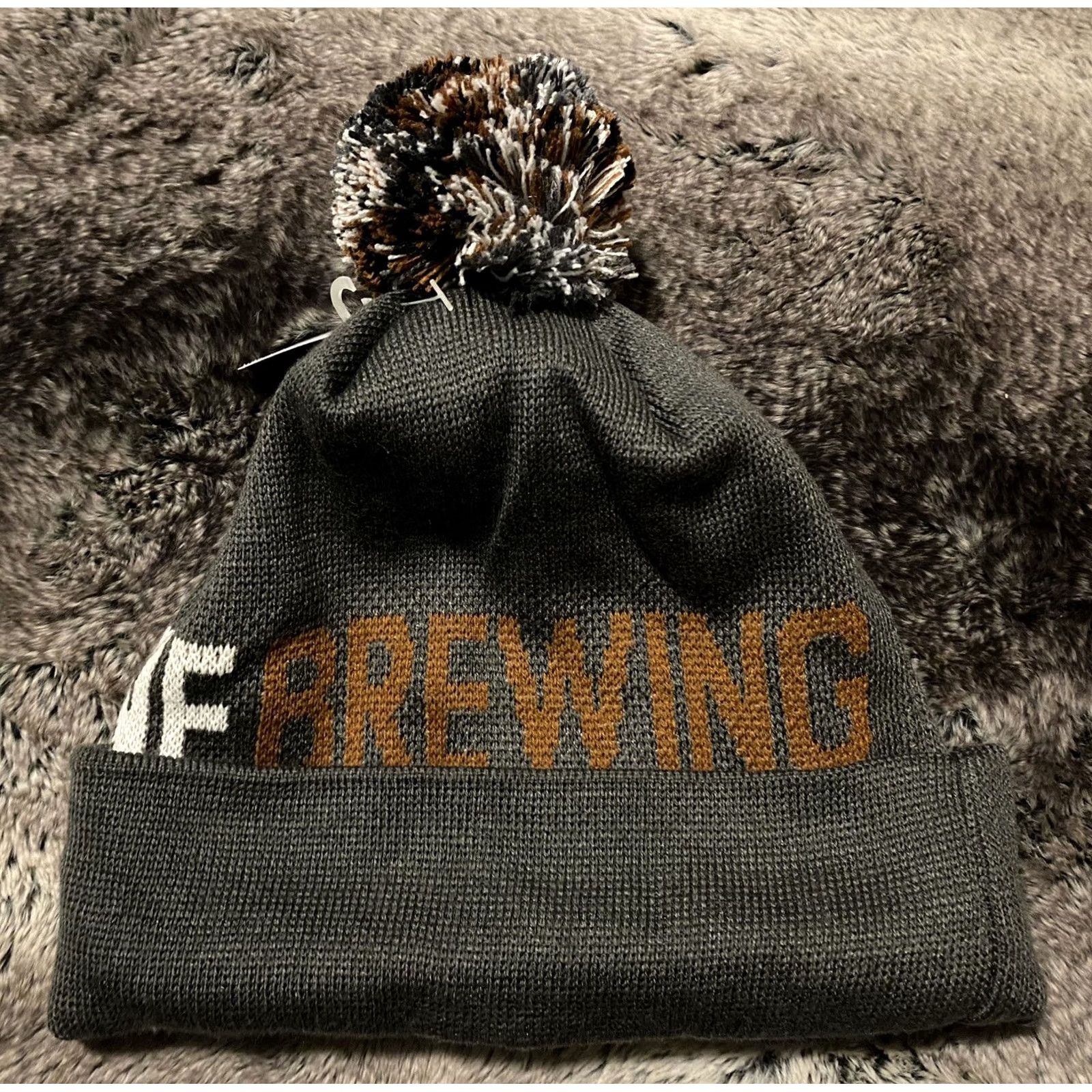 Vintage VINTAGE NWT Greystone Brewing Beanie Pom Pom Winter Hat Canada Size ONE SIZE - 2 Thumbnail