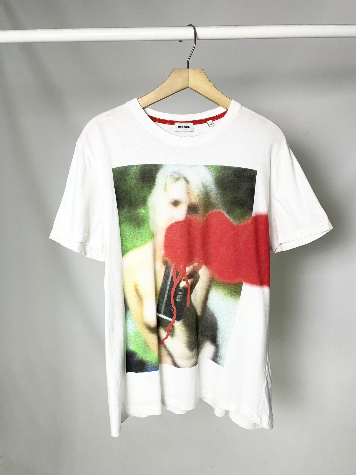 Diesel DIESEL x Sasha Kurmaz Art naked girl sprays graffiti tee Size US M / EU 48-50 / 2 - 1 Thumbnail
