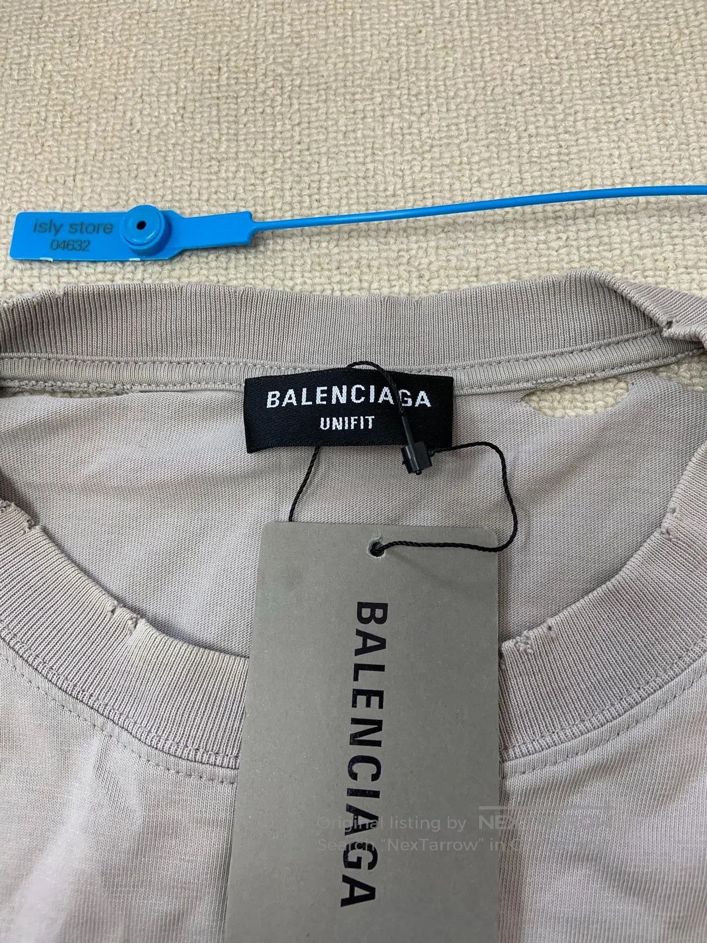 Balenciaga Balenciaga Solid Letter Print Distressed Crewneck Tee. Size XS / US 0-2 / IT 36-38 - 5 Thumbnail