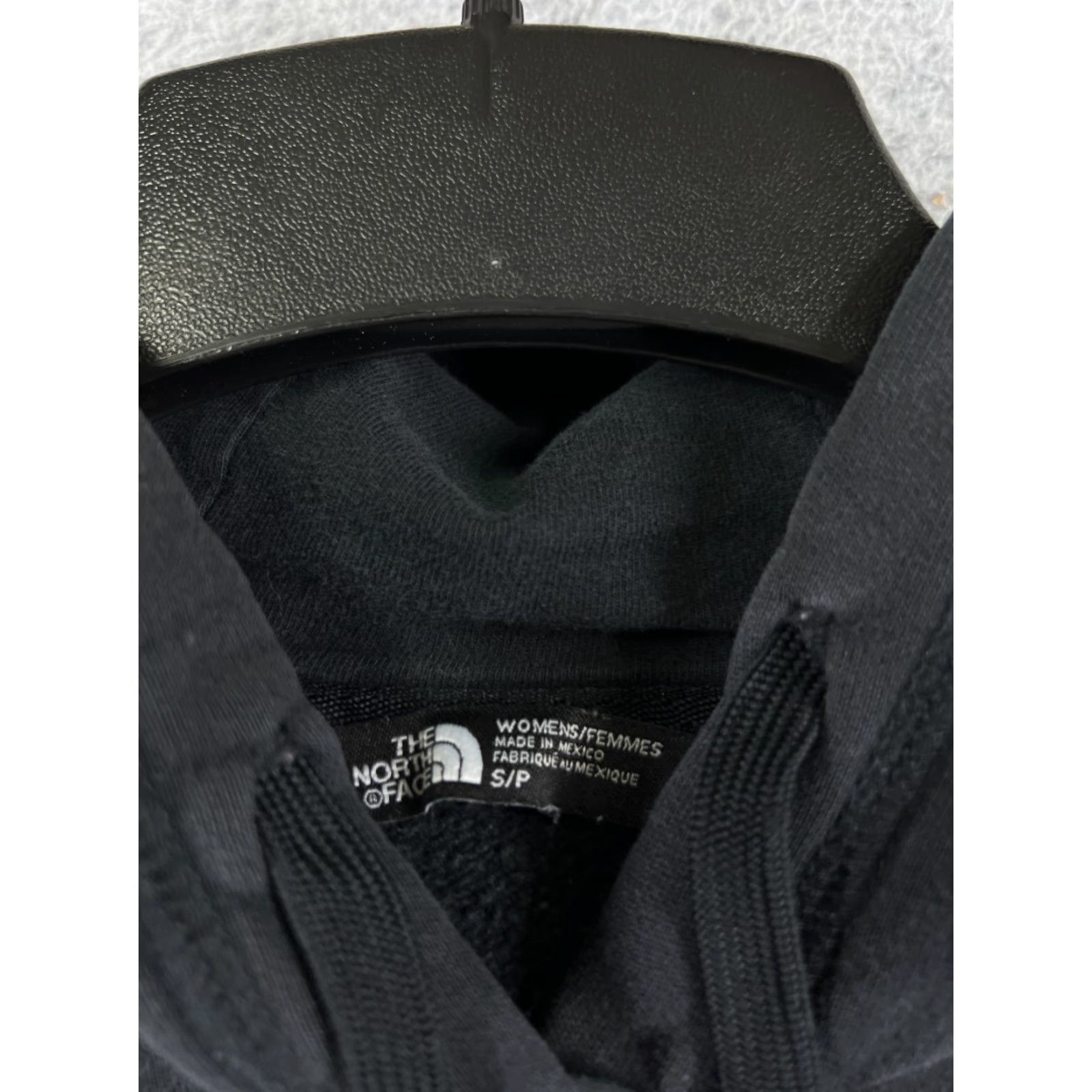 The North Face The North Face Womens Hoodie Sweater Small Black Jersey Cotton Kangaroo Pocket Logo Pockets 90s Outdoor Sports Mens Womens Size S / US 4 / IT 40 - 4 Thumbnail