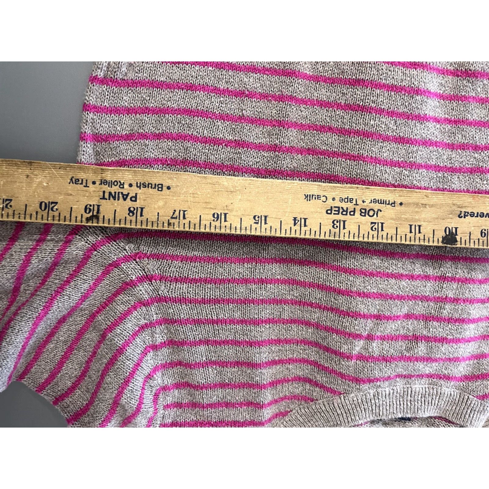American Eagle Outfitters American Eagle Striped Sweater Medium Gray Pink Zip Shoulder Zip Size M / US 6-8 / IT 42-44 - 5 Thumbnail