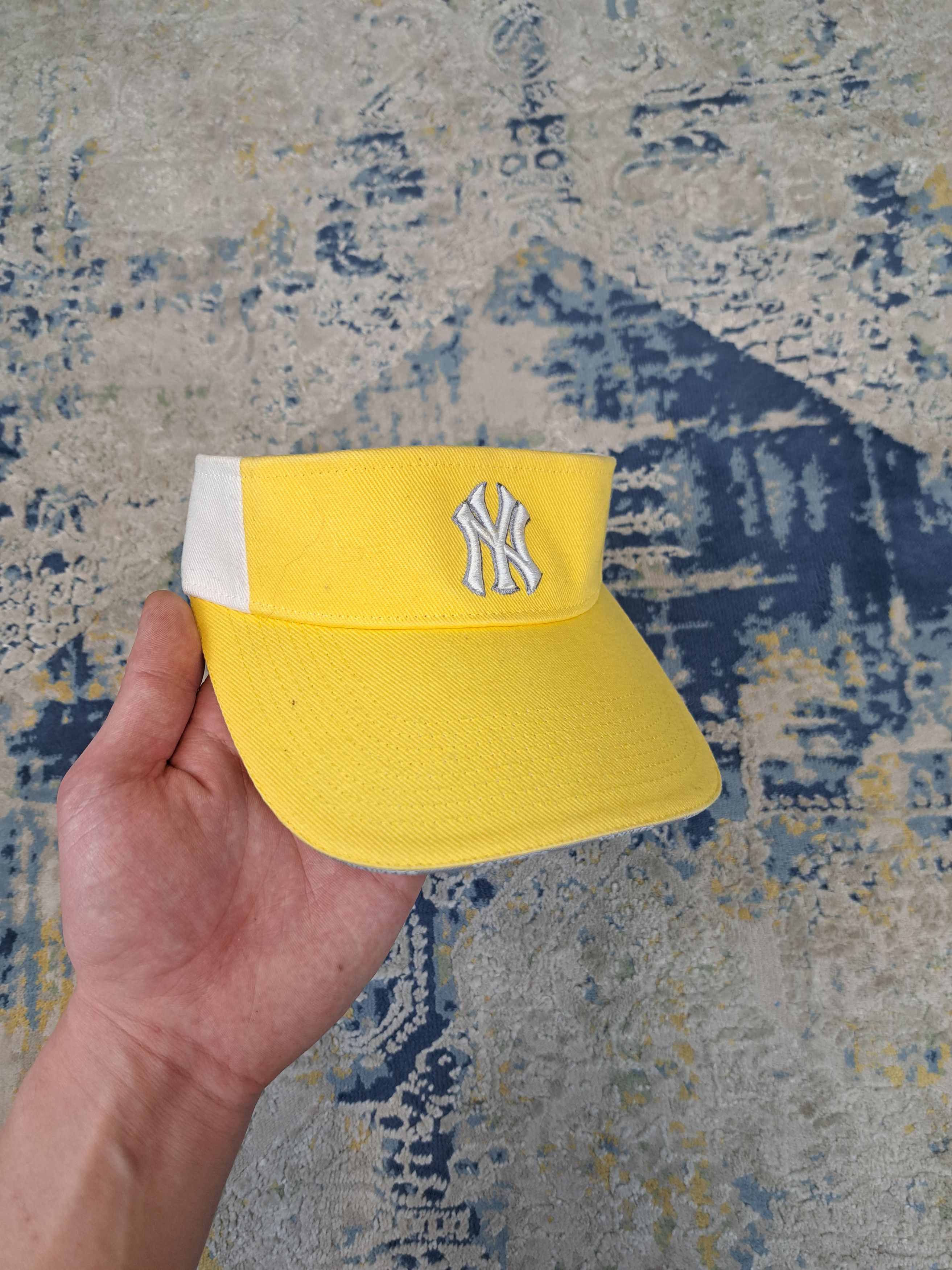 MLB Vintage Yankees Visor Cap Hat Baseball Streetwear Size ONE SIZE - 1 Thumbnail