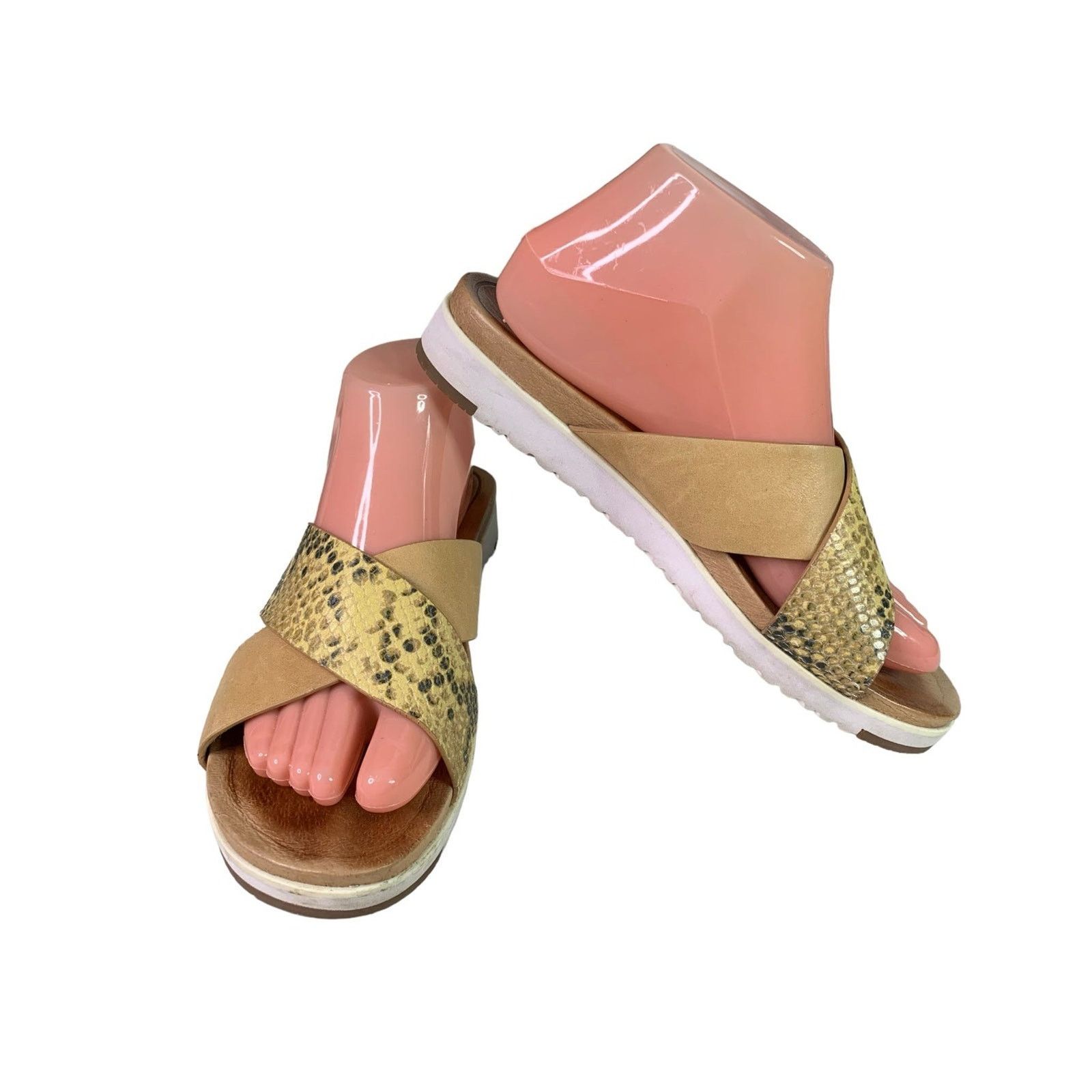 Ugg Ugg Treadlite Sole Cross Slide Womens Size 8 Tan Leather Size US 8 / EU 41 - 1 Thumbnail