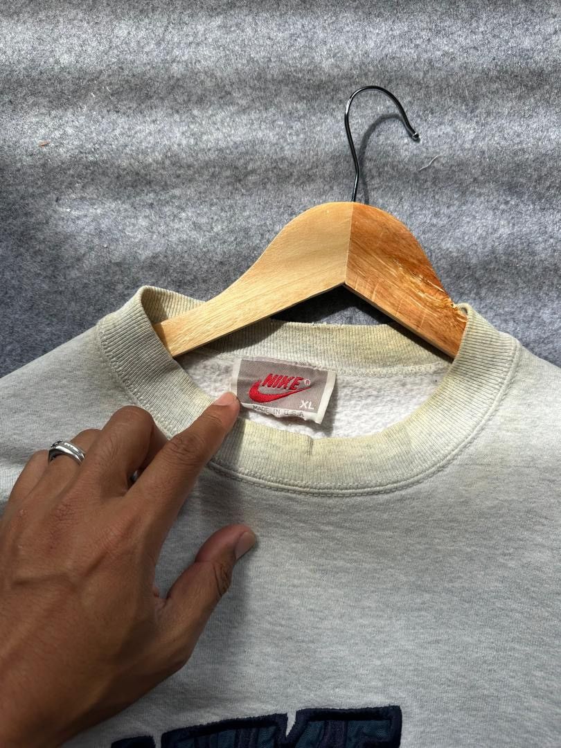 Nike VINTAGE NIKE BIG LOGO EMBROIDERY SWEATSHIRT Size US XL / EU 56 / 4 - 5 Thumbnail