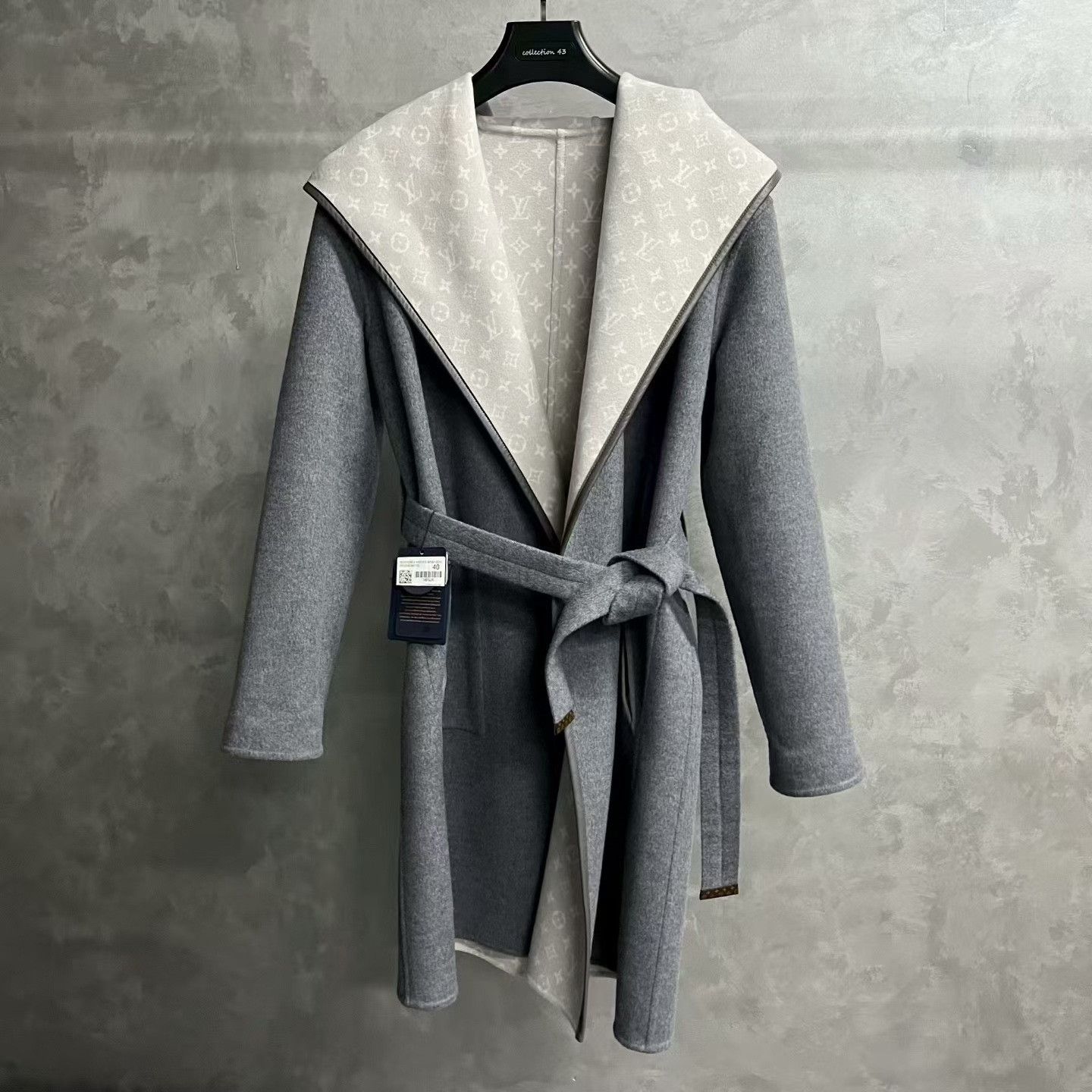 Louis Vuitton Louis Vuitton 2024 Double-Sided Hooded Long Coat Size US XXS / EU 40 - 1 Thumbnail