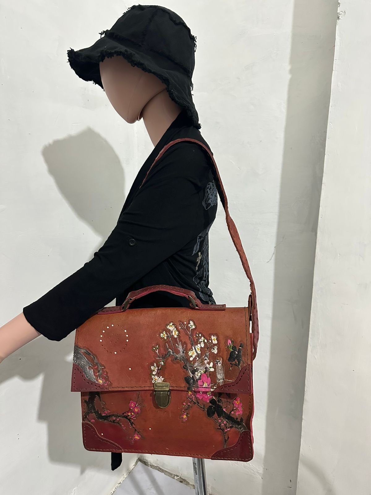 Beautiful Art Leather Bag