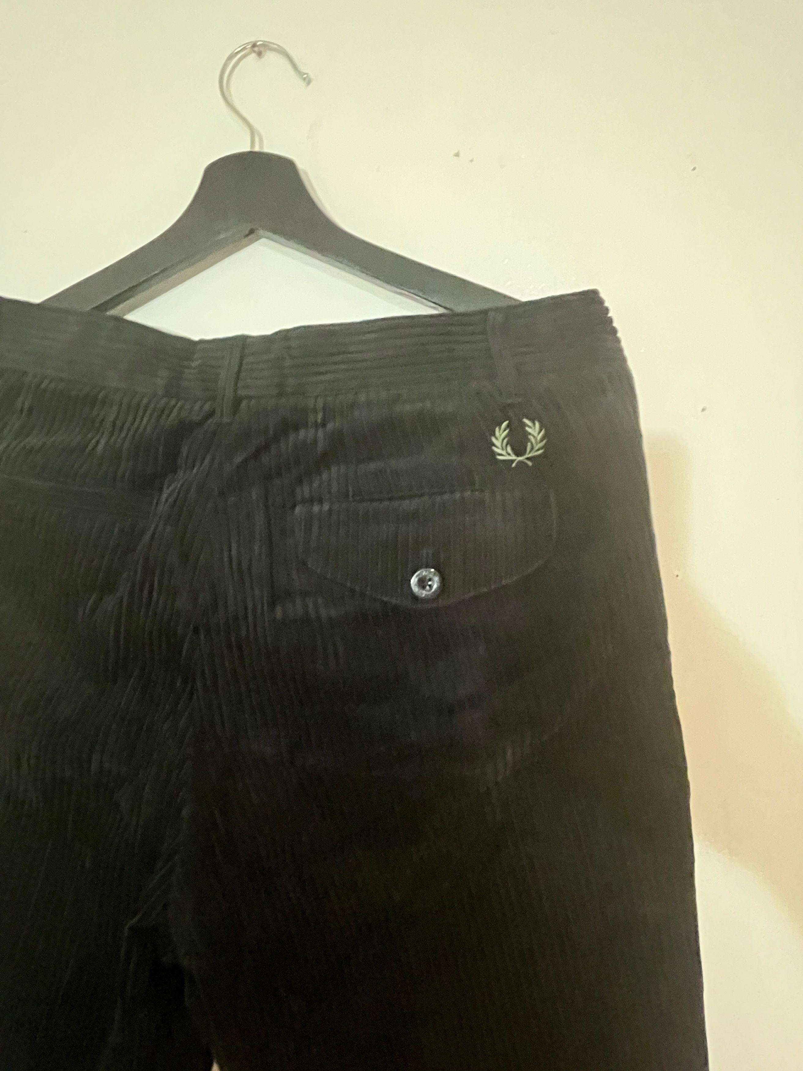 Fred Perry Fred Perry Cropped Corduroy Trousers - Black Size US 32 / EU 48 - 3 Thumbnail