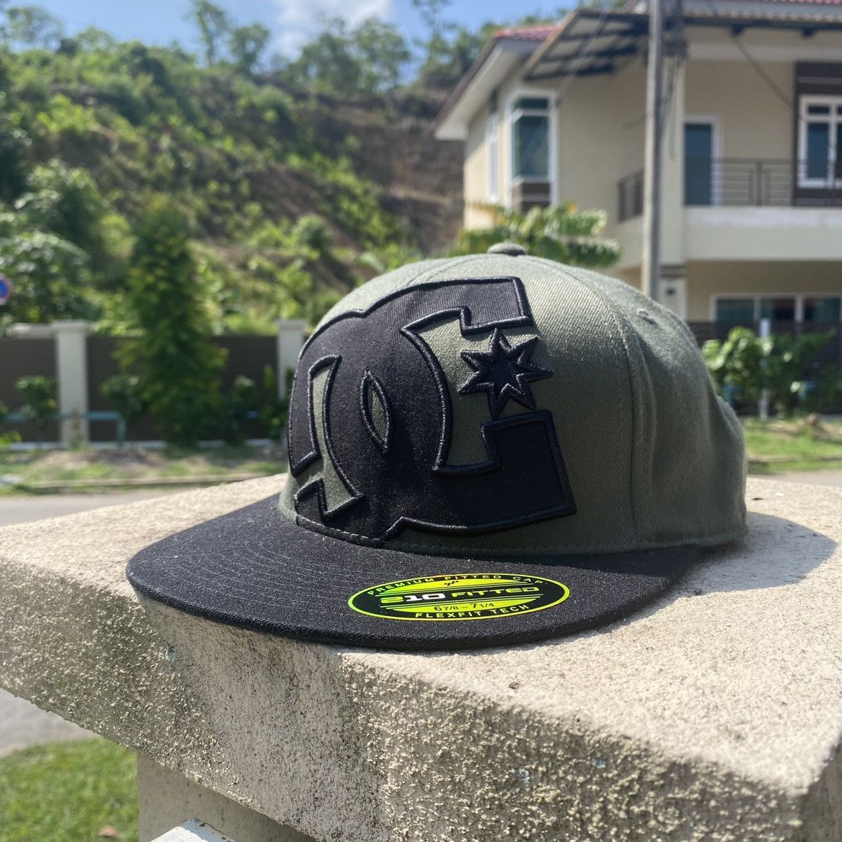 DC DC shoes 210 Fitted Snapback Emrodidered logo Size ONE SIZE - 3 Thumbnail