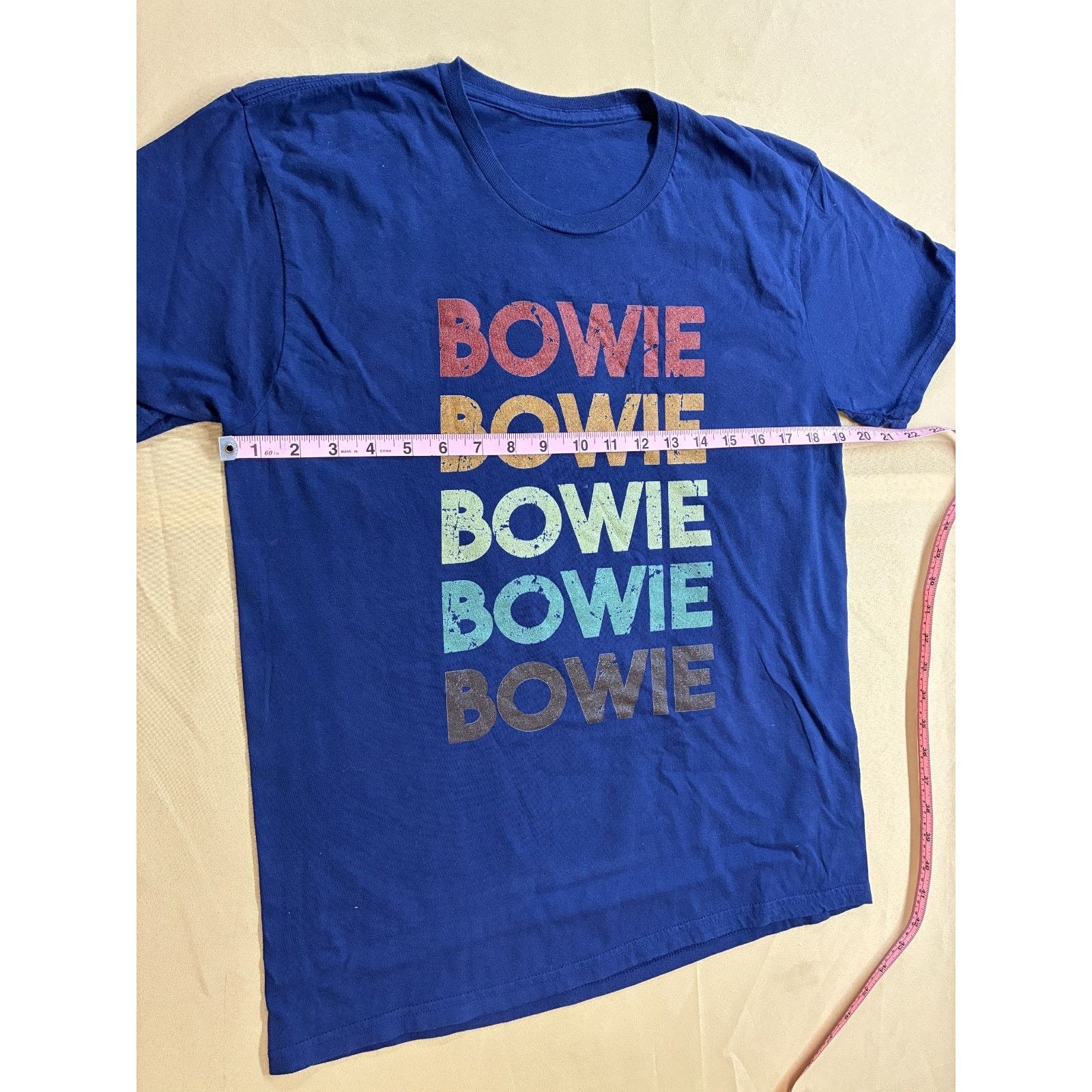 Gildan David Bowie Graphic T-Shirt Men’s Medium Blue Rainbow Logo Size US M / EU 48-50 / 2 - 4 Thumbnail
