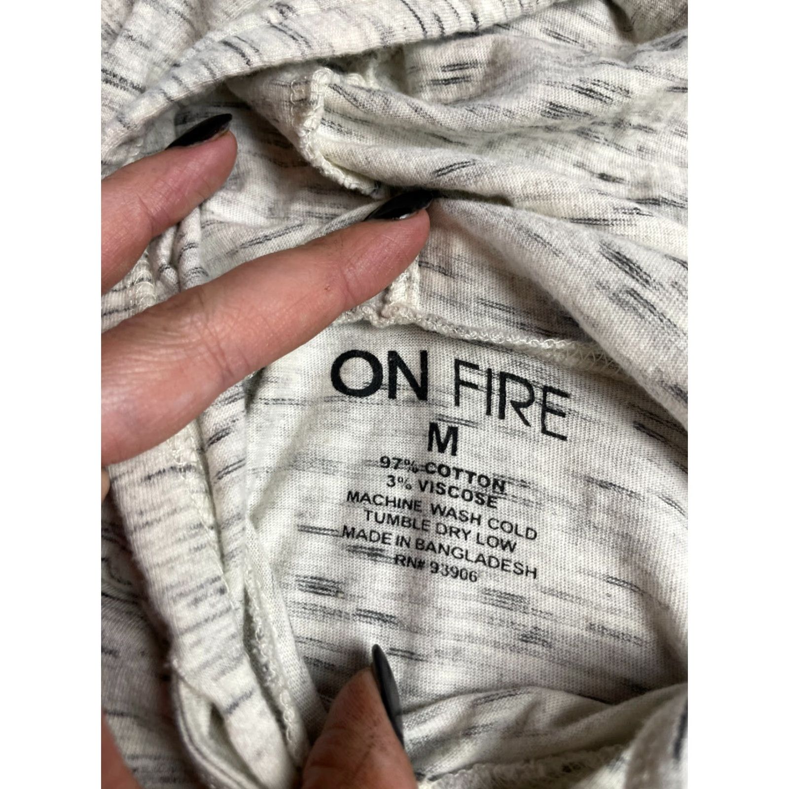 Vintage ON FIRE Sweater Women's Medium Hoodie Black Cream FAITH... Pullover Size M / US 6-8 / IT 42-44 - 7 Thumbnail