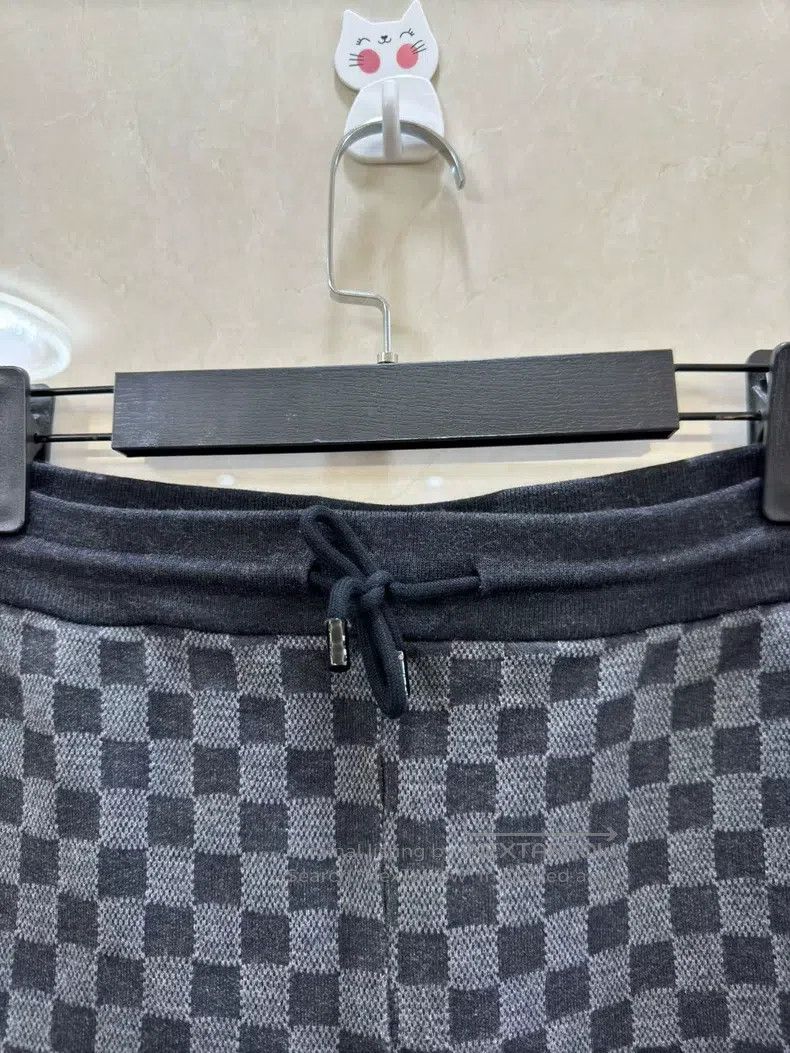 Other Louis Vuitton size l Checkerboard shorts Size US 28 / EU 44 - 2 Thumbnail