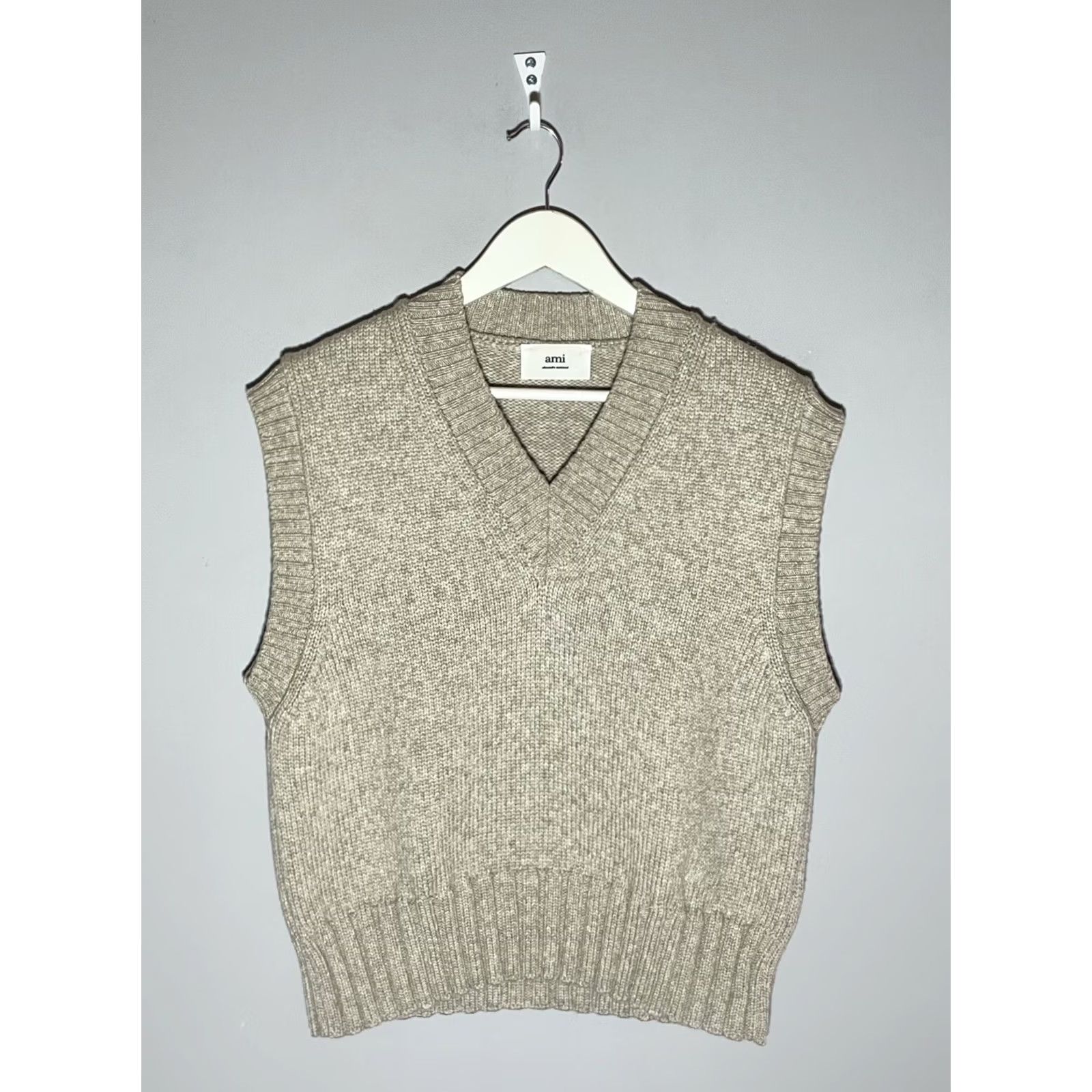 Vintage AMI Paris Alexandre Mattiussi Y2k V-neck Knit Vest Women’s XL Beige Wool Nylon Logo Vest Women XL Vintage No Size XL / US 12-14 / IT 48-50 - 2 Thumbnail