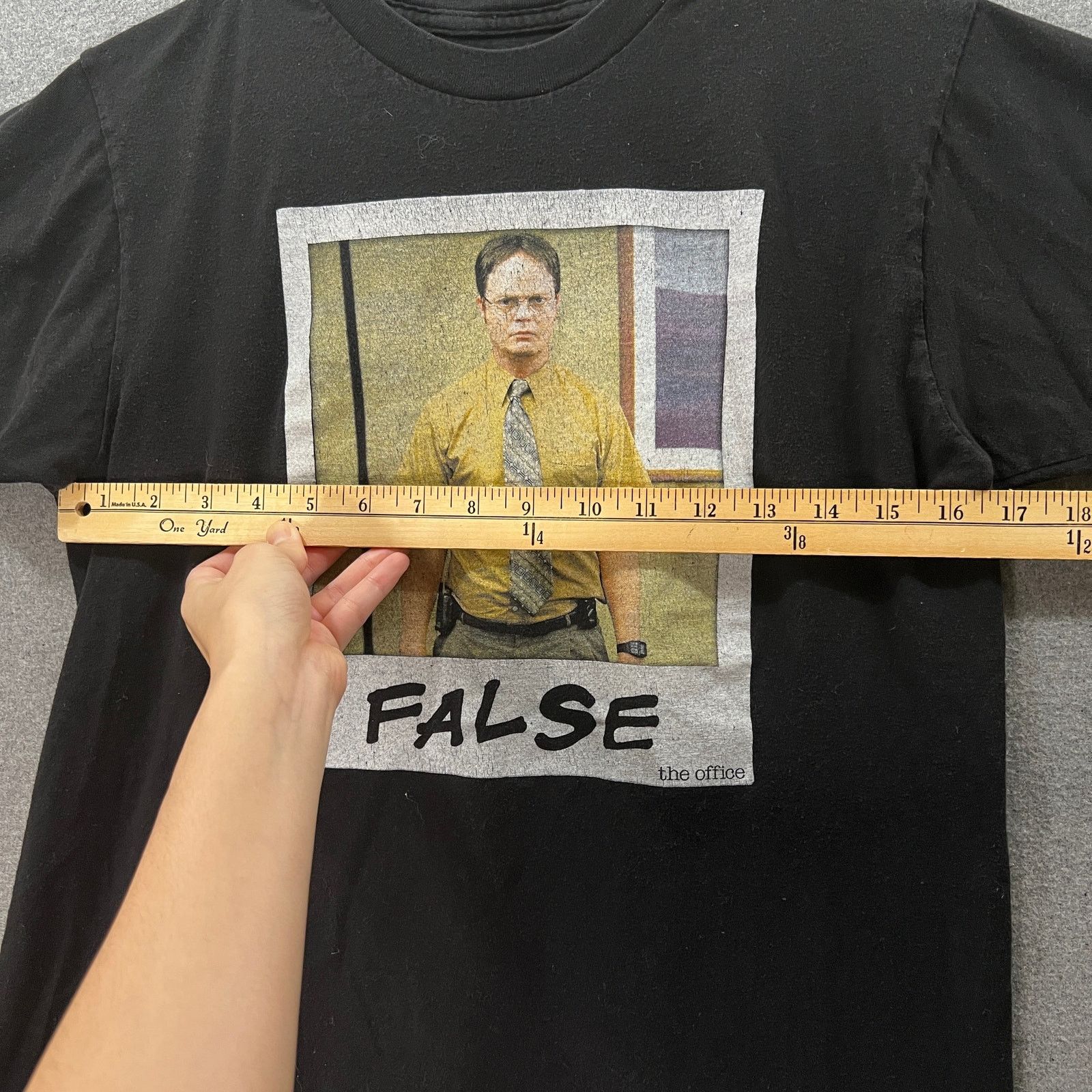 Other The Office Dwight Schrute Polaroid Shirt Size Medium Size M / US 6-8 / IT 42-44 - 7 Thumbnail