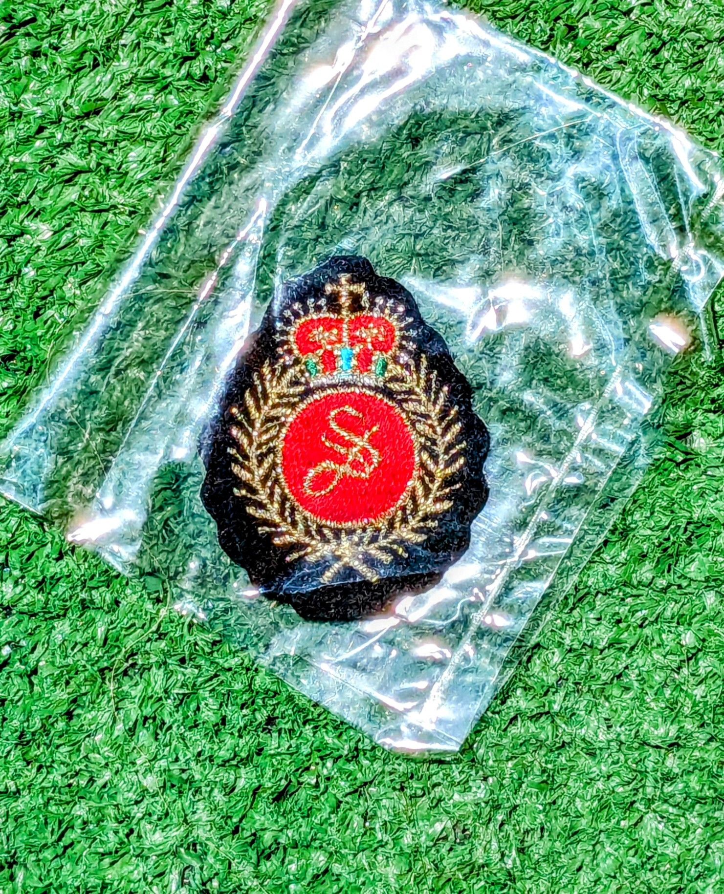 Vintage Crown & Laurel "S" Letter Embroidered Applique 2x1.5" Patch Size ONE SIZE - 1 Thumbnail