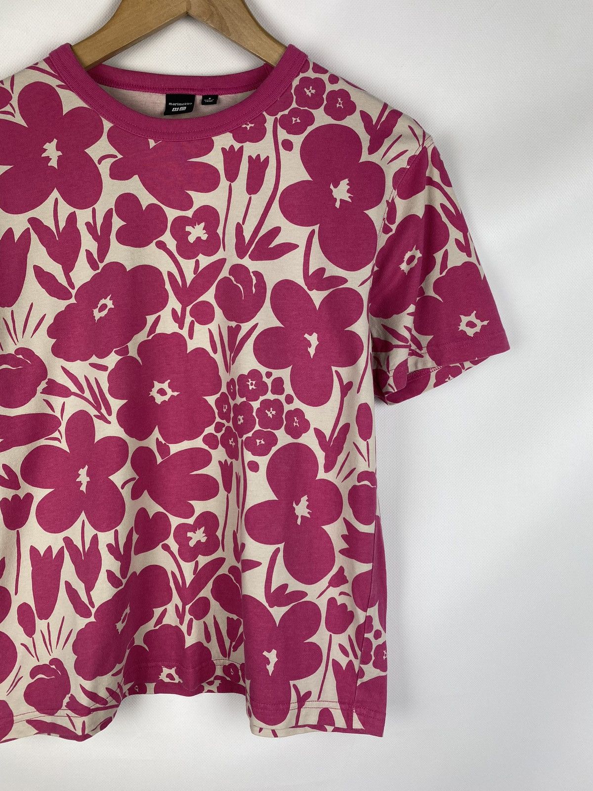 Uniqlo Marimekko Uniqlo ladies floral pattern t shirt size S Size S / US 4 / IT 40 - 3 Thumbnail